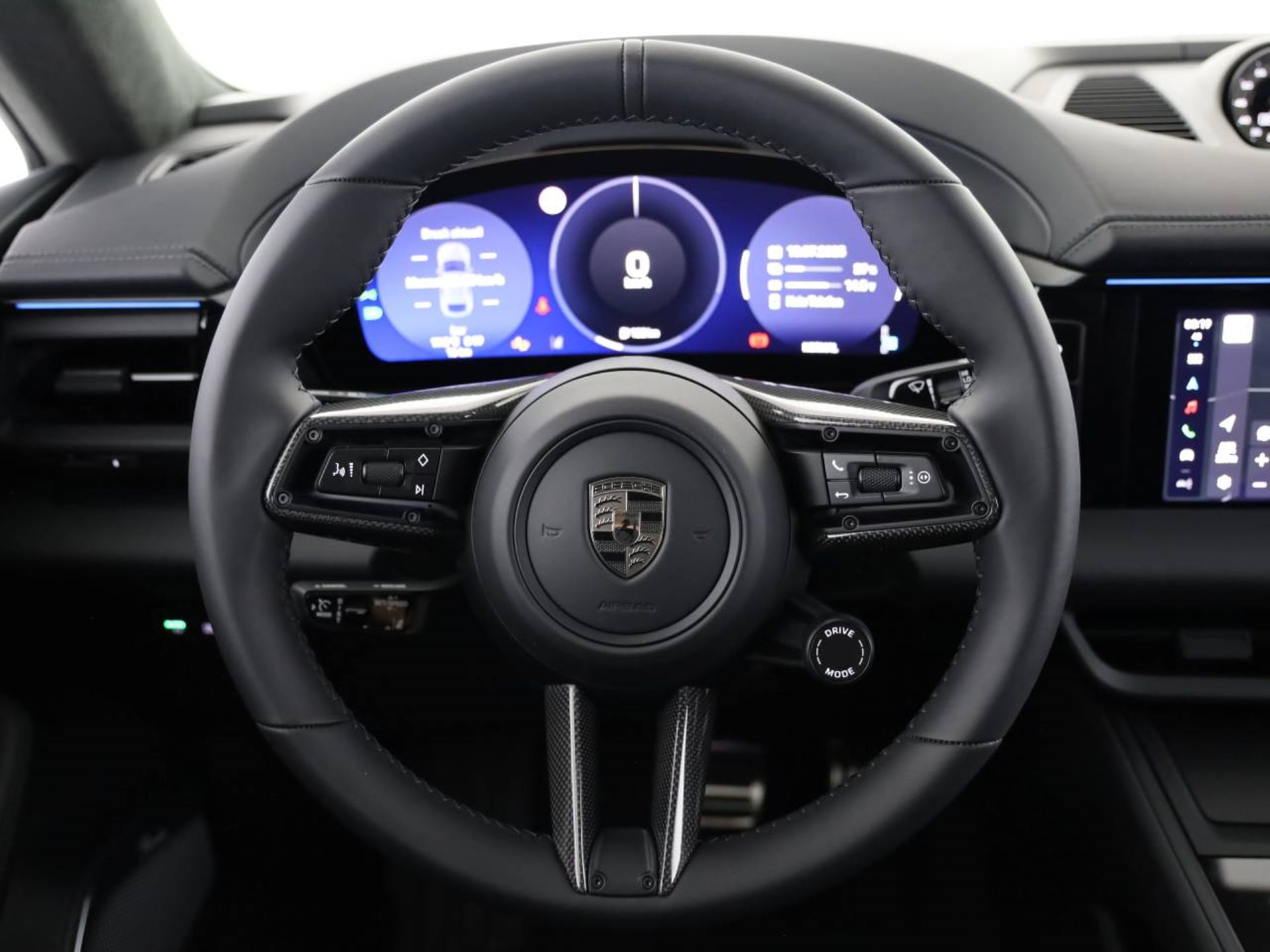 PORSCHE Macan Turbo-image-8