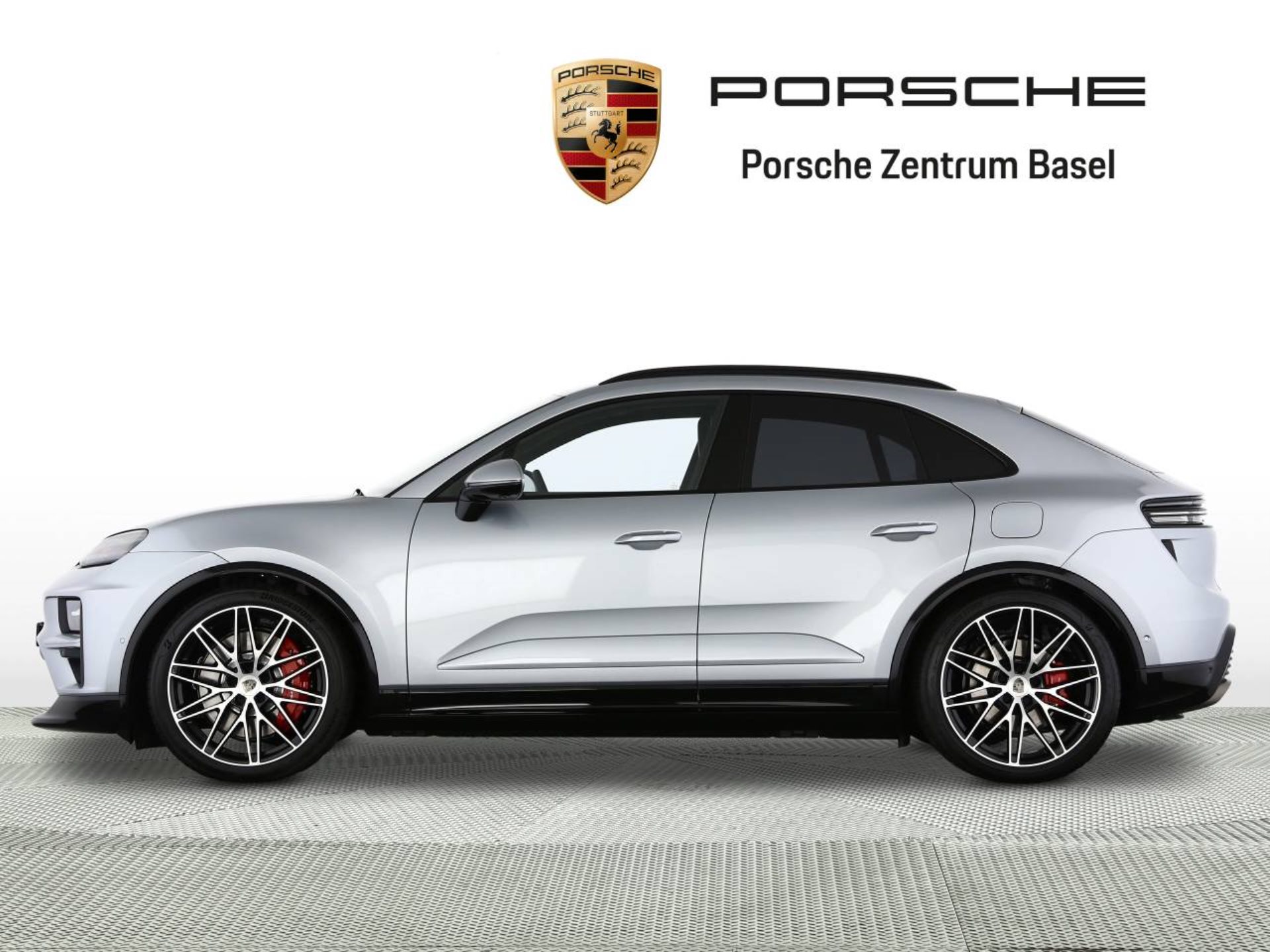 PORSCHE Macan Turbo-image-1