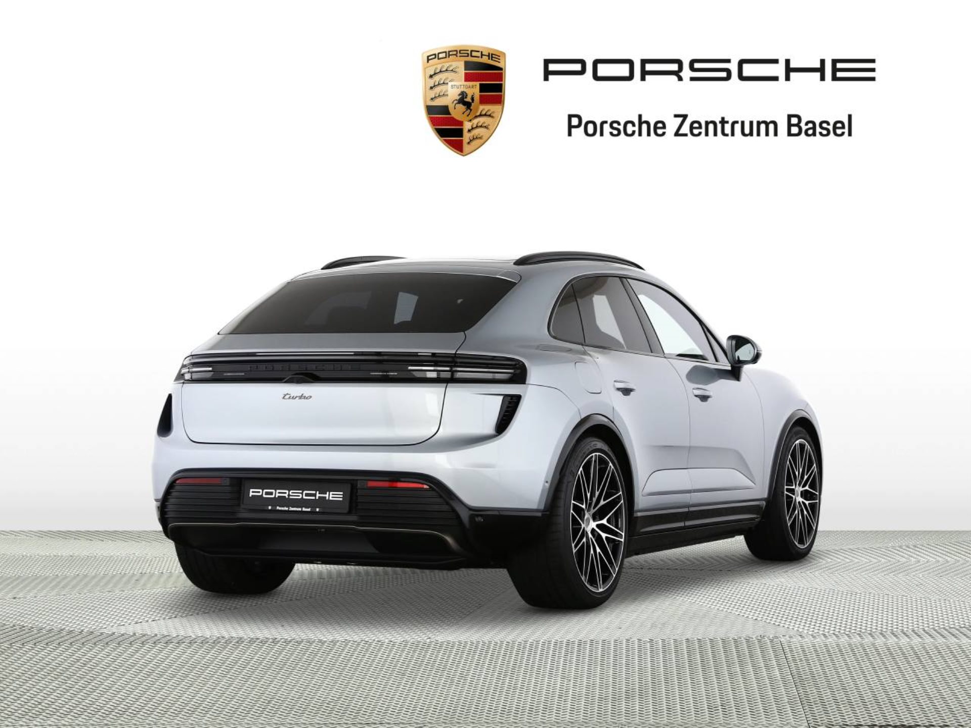 PORSCHE Macan Turbo-image-2