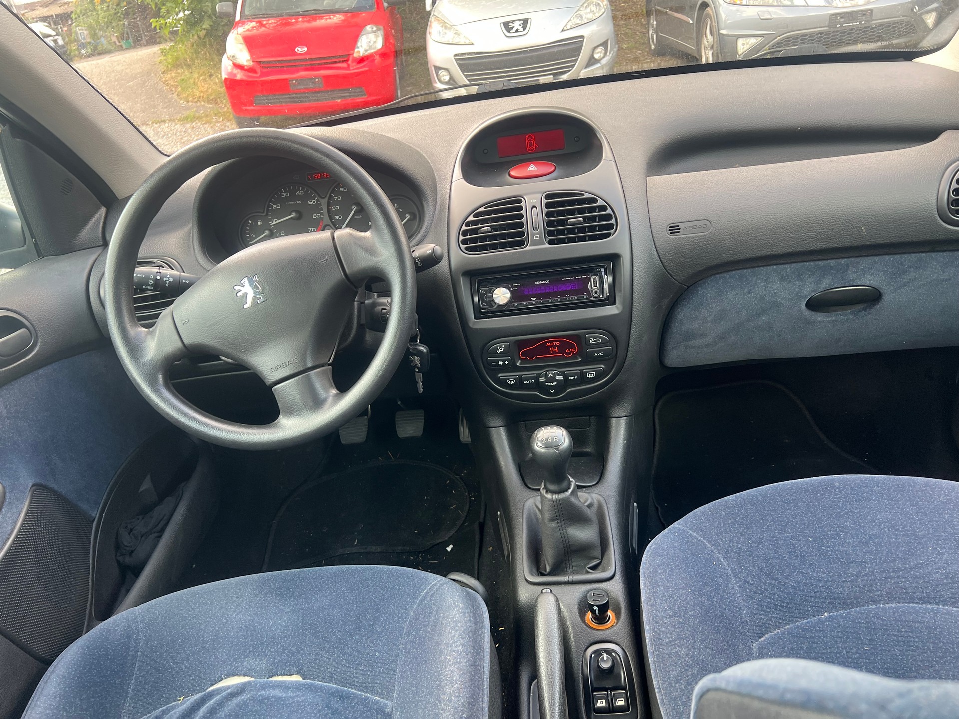 PEUGEOT 206 1.6 16V (XT) Premium-image-6