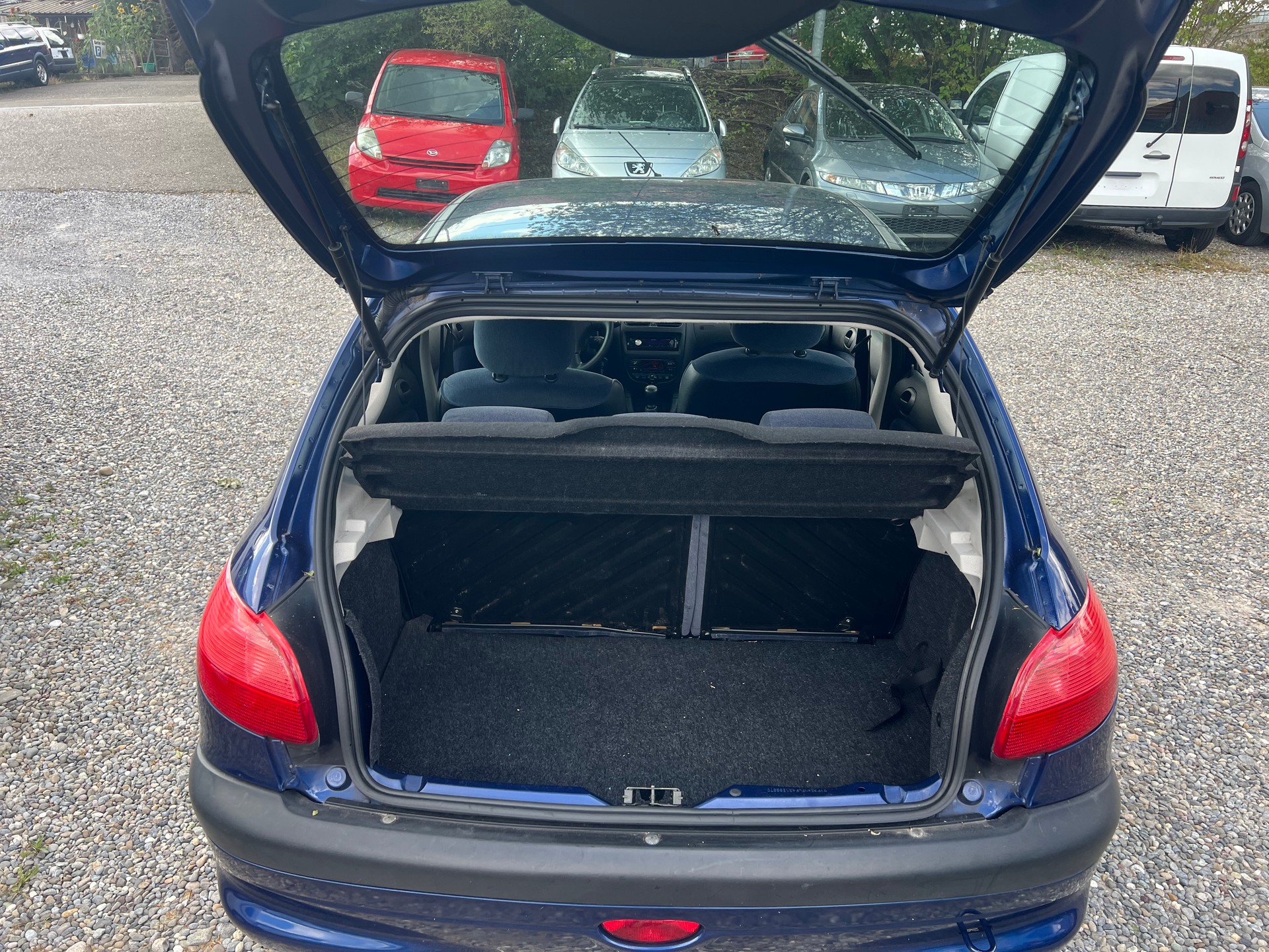 PEUGEOT 206 1.6 16V (XT) Premium-image-9