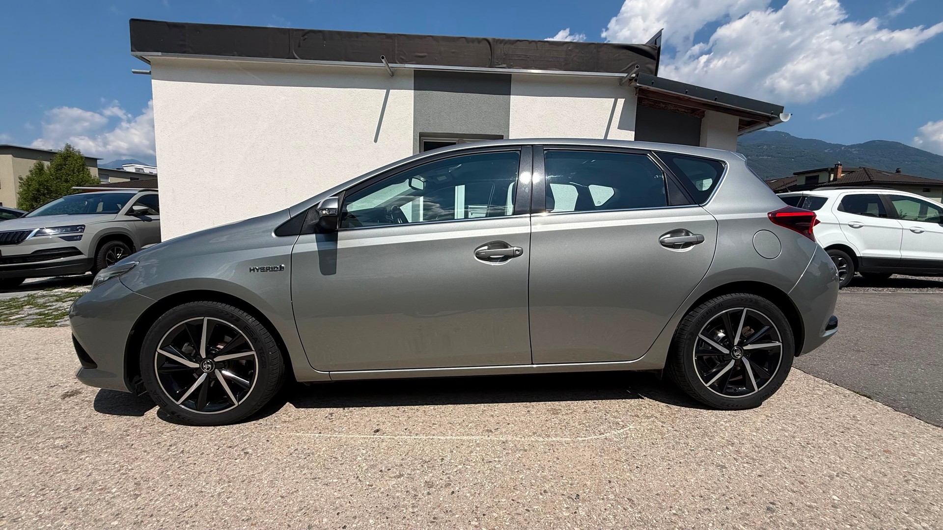 TOYOTA Auris 1.8 HSD Trend e-CVT MFK 07.26-image-4