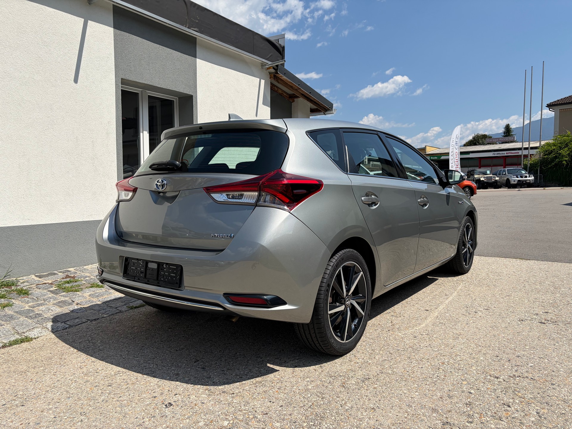 TOYOTA Auris 1.8 HSD Trend e-CVT MFK 07.26-image-3