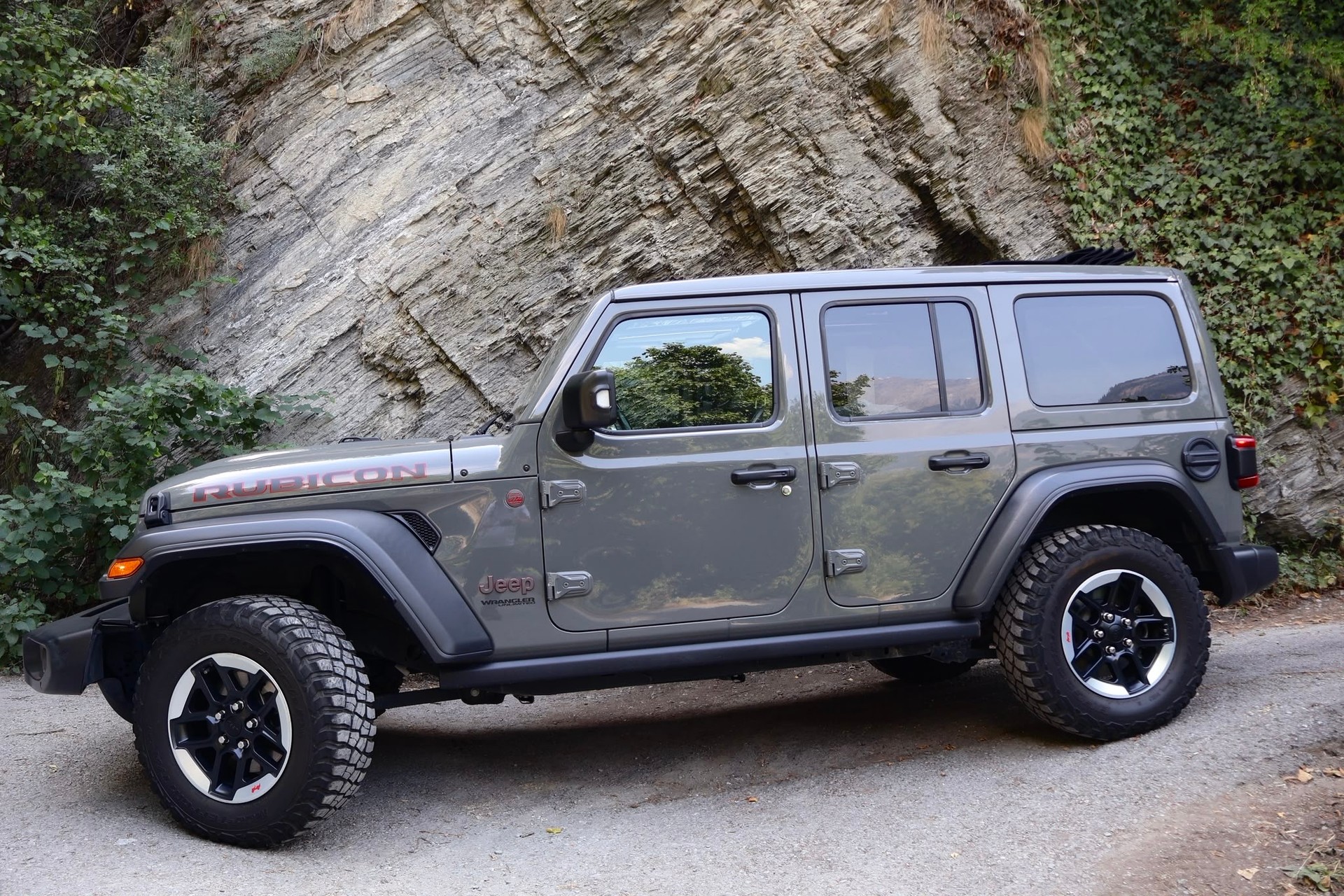 JEEP Wrangler 2.0 Unlimited Rubicon Automatic-image-3