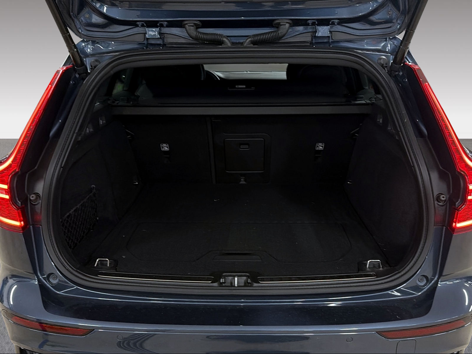 VOLVO V60 2.0 T6 TE Plus Dark eAWD-image-5