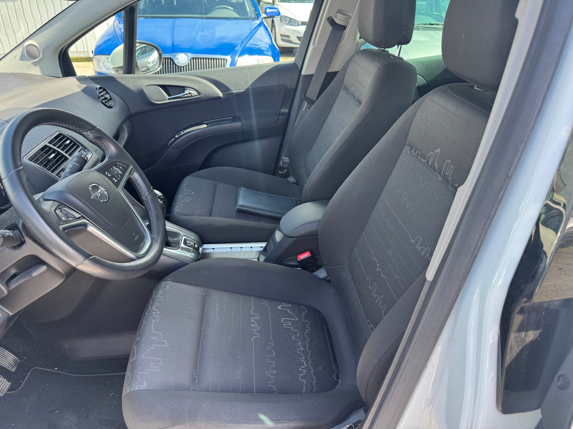 OPEL Meriva 1.4 Turbo Enjoy-image-3