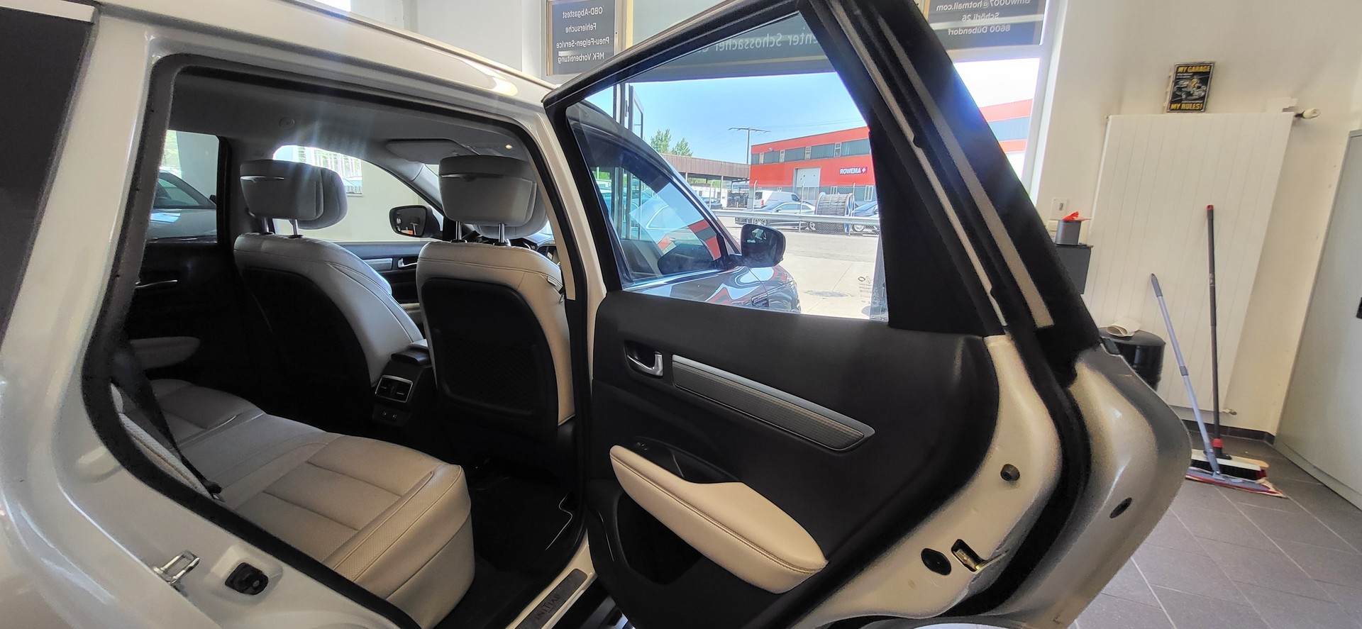 RENAULT Koleos 2.0 dCi Initiale 4WD Xtronic CVT-image-11