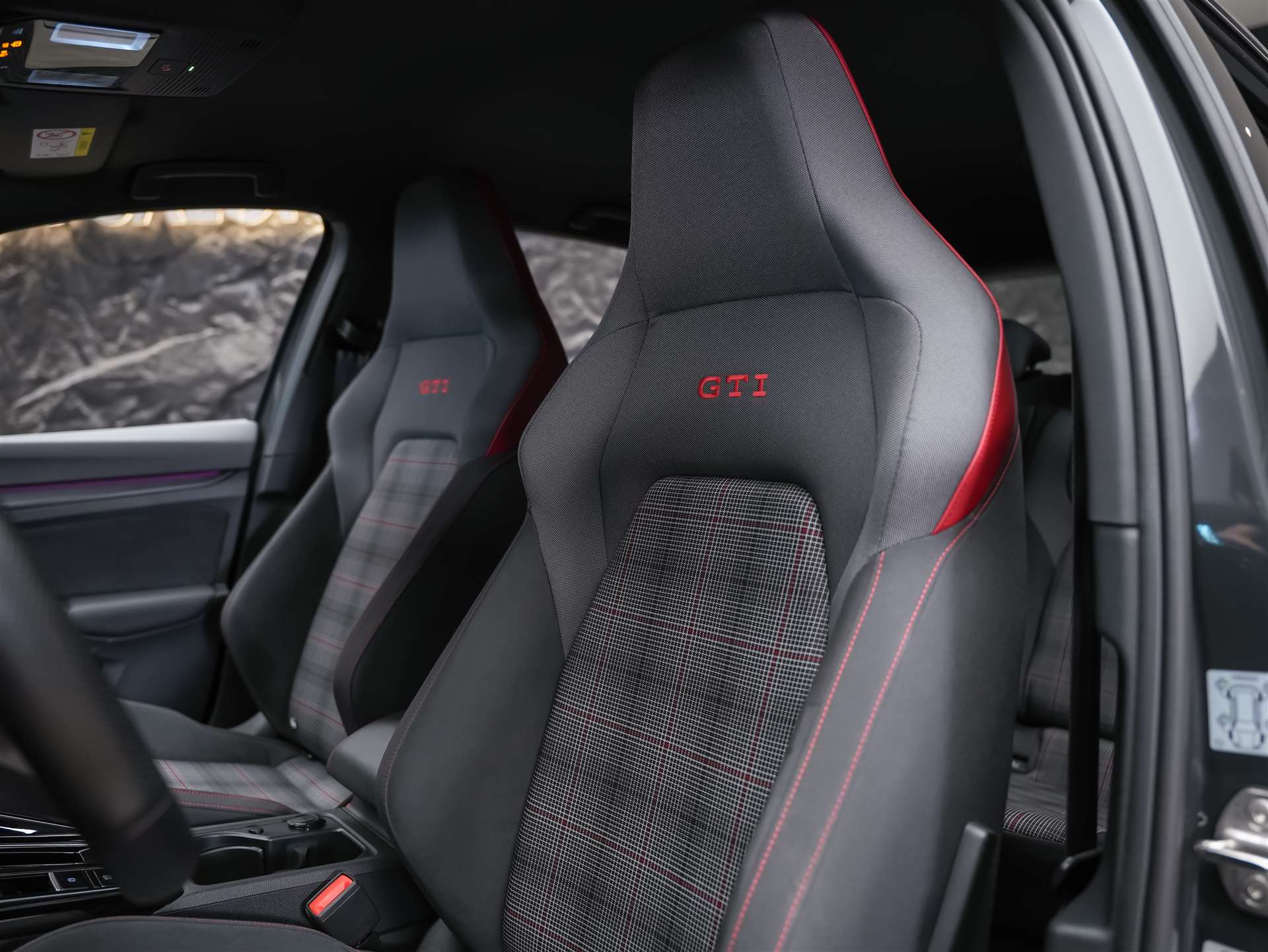 VW Golf 2.0 TSI GTI DSG *Abstandsregler* 19" Felgen*Harman/Kardon*Matrix LED Scheinwerfer*-image-9