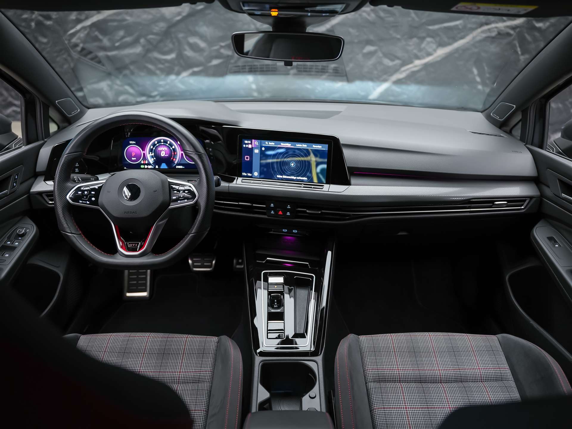 VW Golf 2.0 TSI GTI DSG *Abstandsregler* 19" Felgen*Harman/Kardon*Matrix LED Scheinwerfer*-image-19