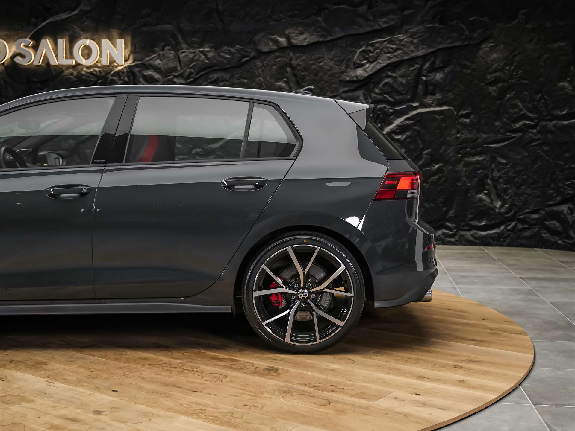 VW Golf 2.0 TSI GTI DSG *Abstandsregler* 19" Felgen*Harman/Kardon*Matrix LED Scheinwerfer*-image-18