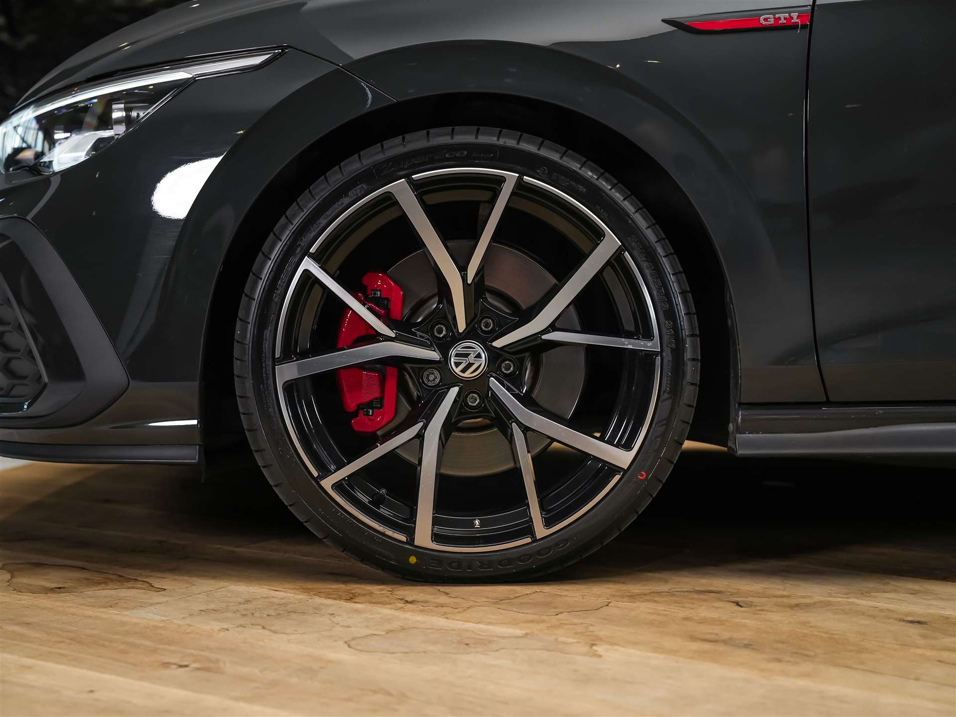 VW Golf 2.0 TSI GTI DSG *Abstandsregler* 19" Felgen*Harman/Kardon*Matrix LED Scheinwerfer*-image-17
