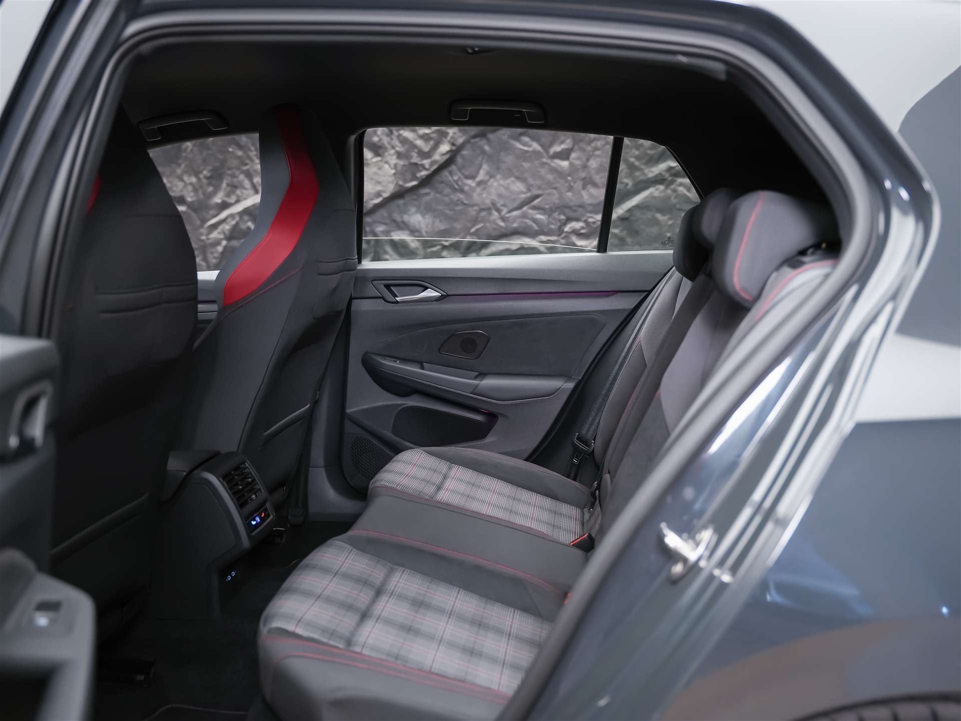 VW Golf 2.0 TSI GTI DSG *Abstandsregler* 19" Felgen*Harman/Kardon*Matrix LED Scheinwerfer*-image-12