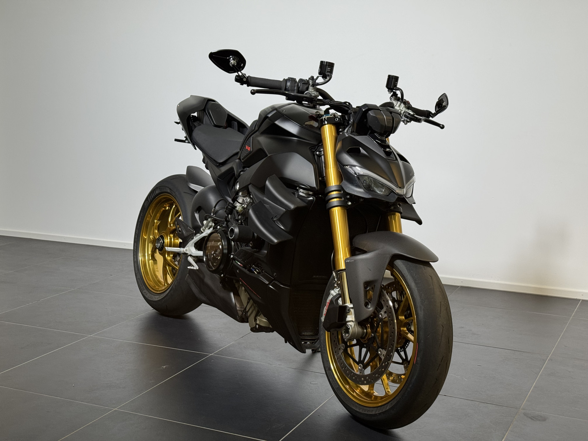 DUCATI Streetfighter 1103 V4 S-showroom-element-3
