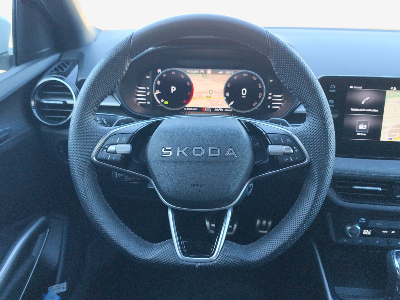 SKODA Fabia 1.5 TSI Dynamic DSG-image-8