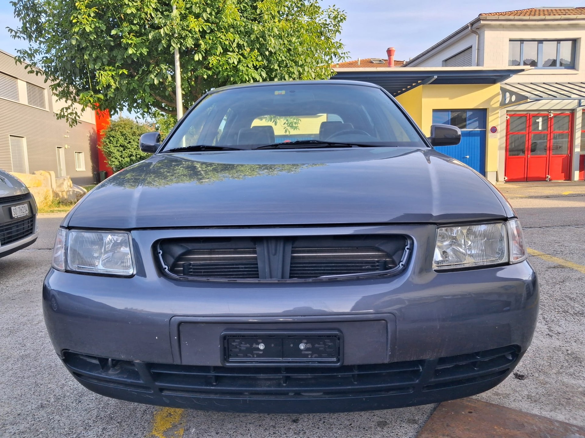 AUDI A3 1.8 Ambiente-image-1