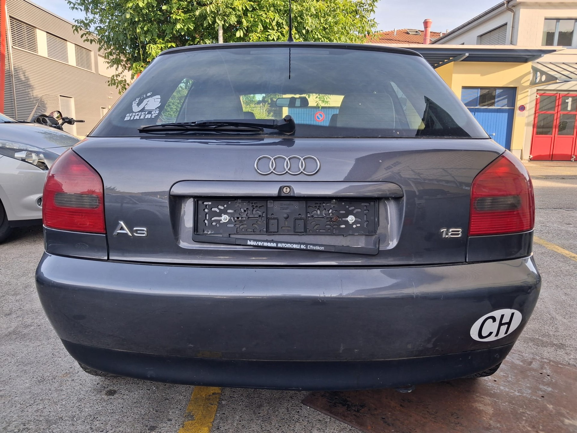 AUDI A3 1.8 Ambiente-image-4