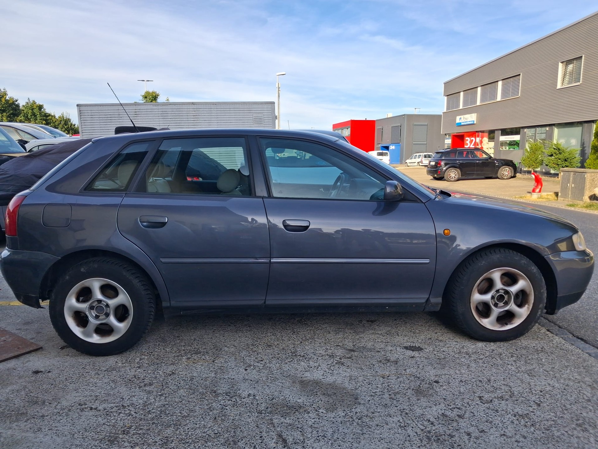 AUDI A3 1.8 Ambiente-image-7