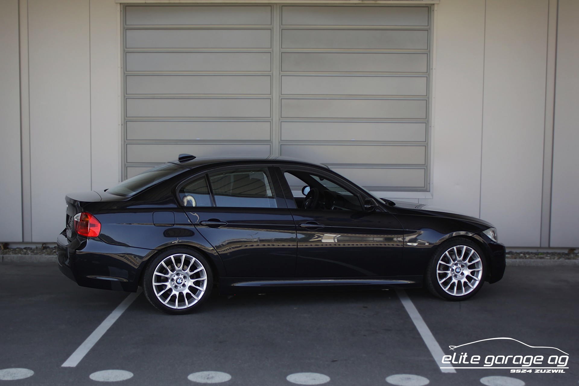 BMW 320si 1/2600-image-4