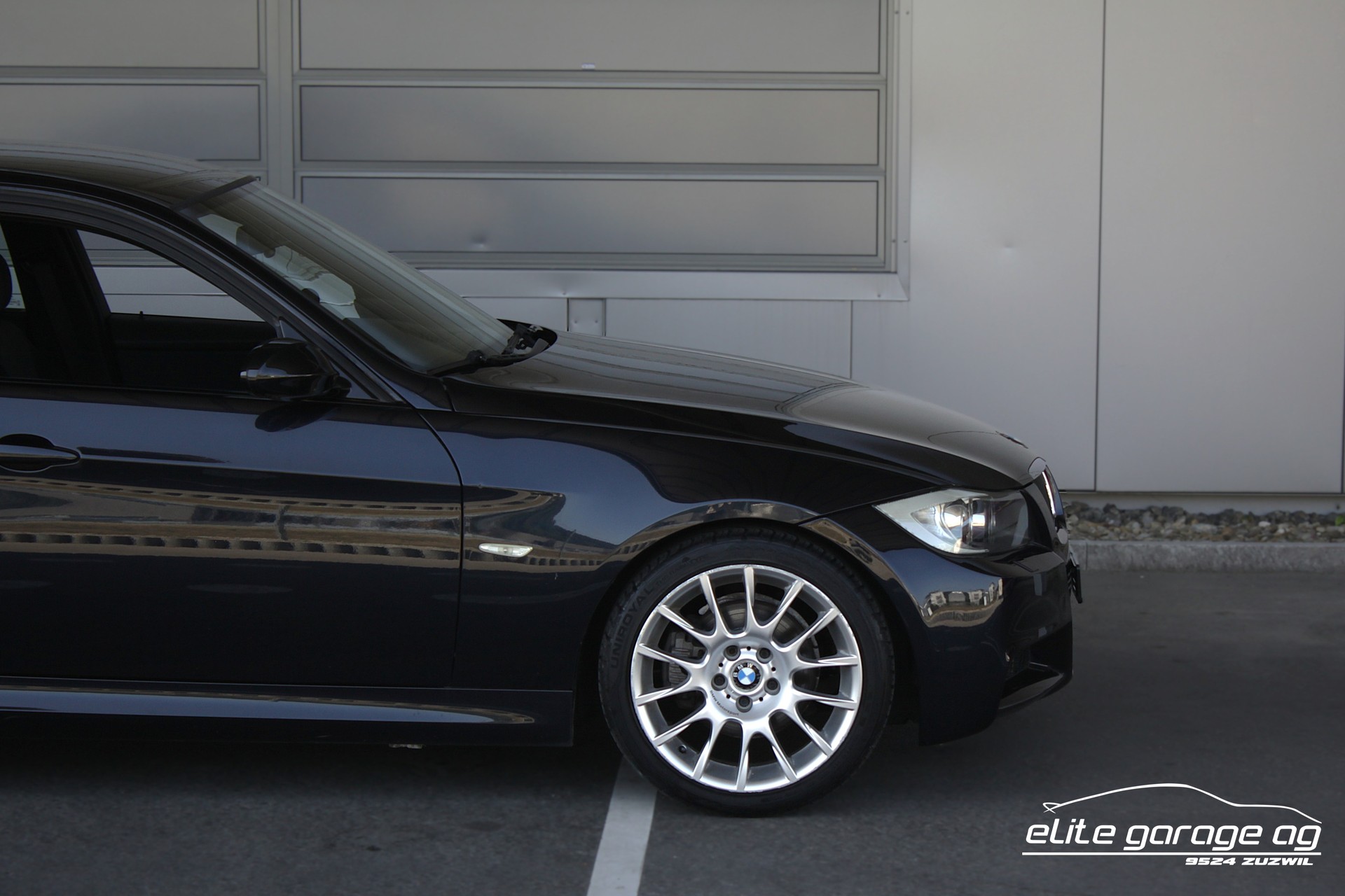 BMW 320si 1/2600-image-9