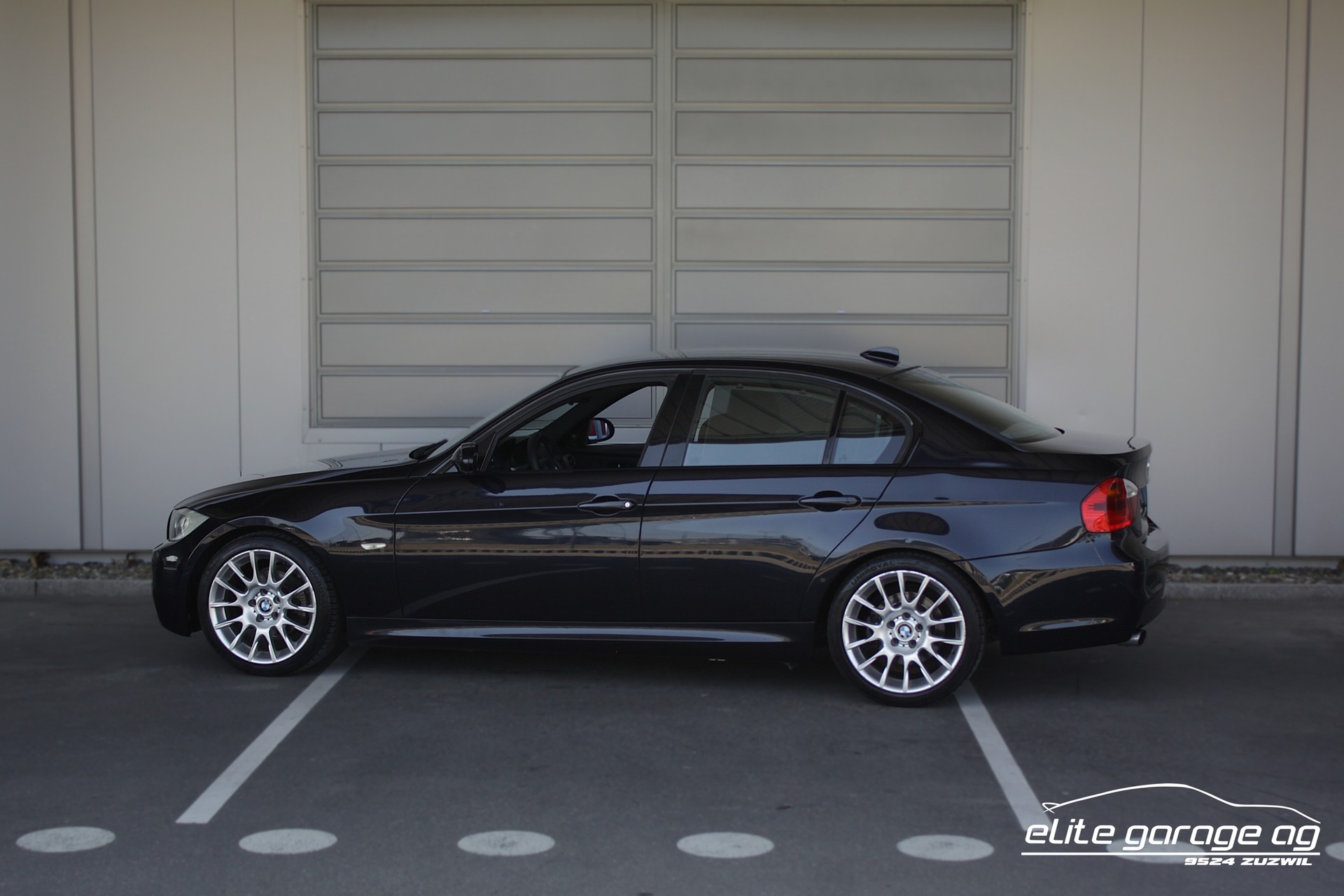BMW 320si 1/2600-image-2