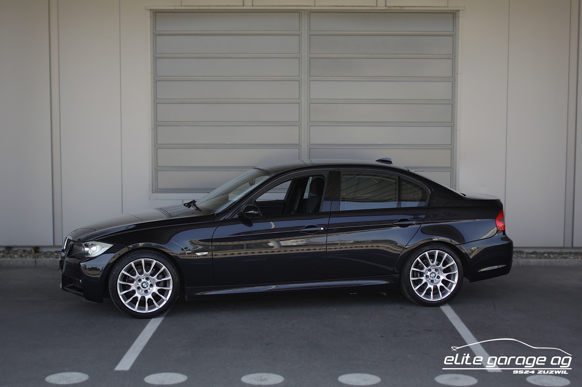BMW 320si 1/2600-image-0