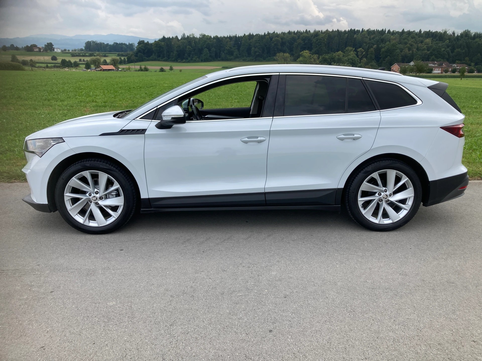 SKODA Enyaq iV 60-image-4