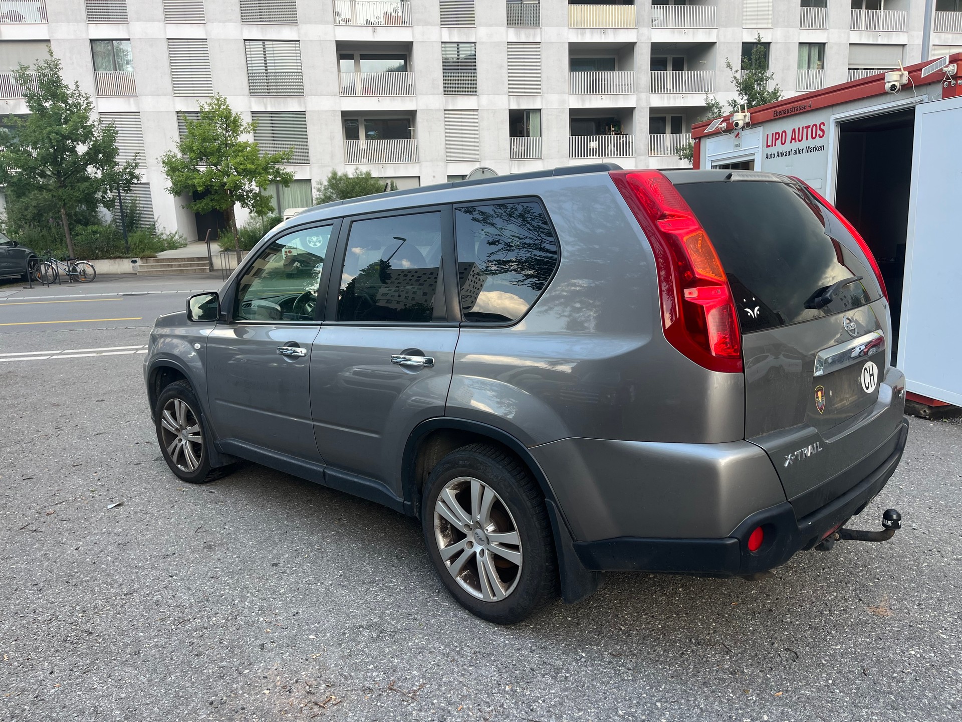 NISSAN X-Trail 2.0 dCi 16V Platinum Automatic-image-2