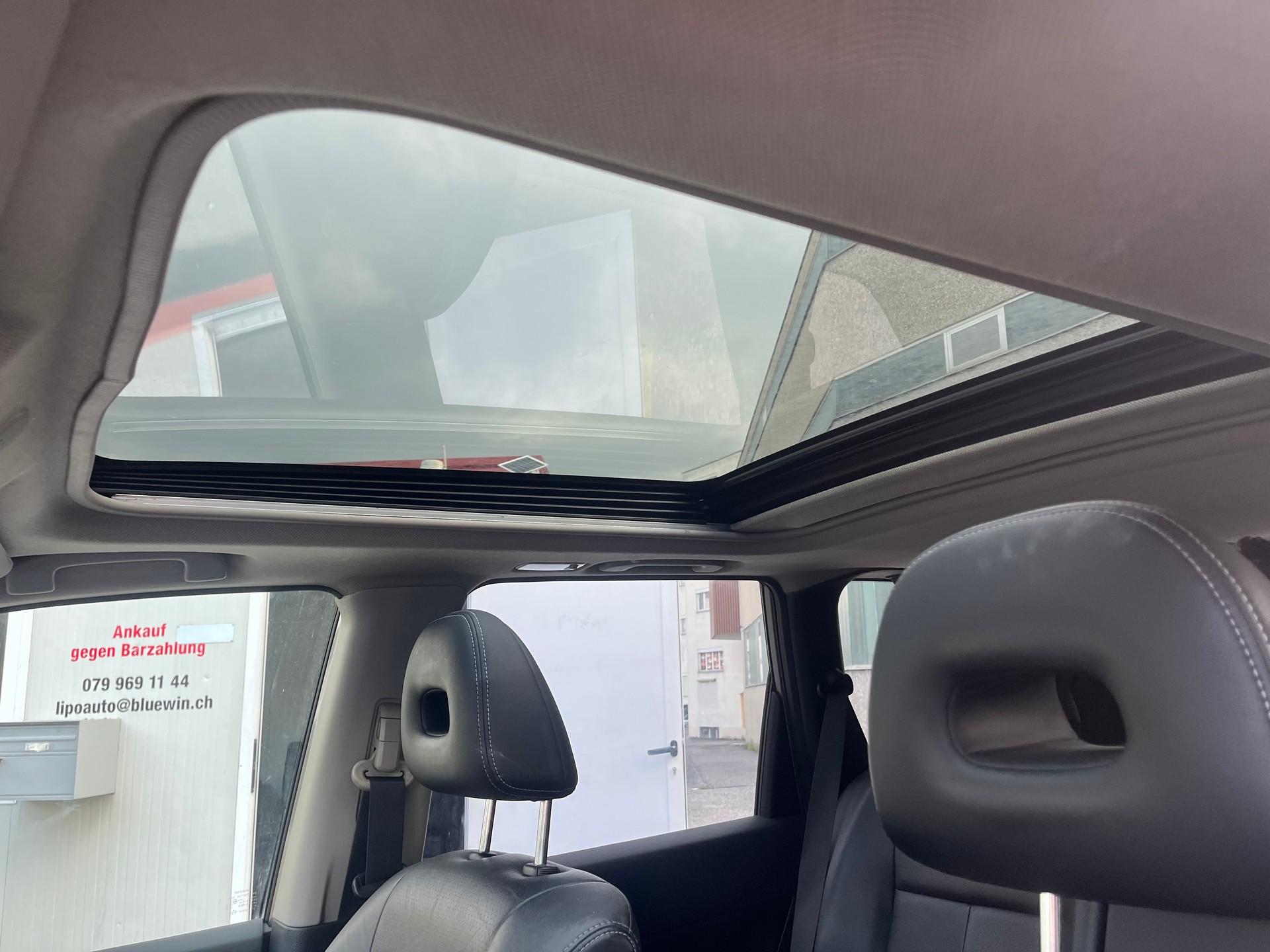 NISSAN X-Trail 2.0 dCi 16V Platinum Automatic-image-11