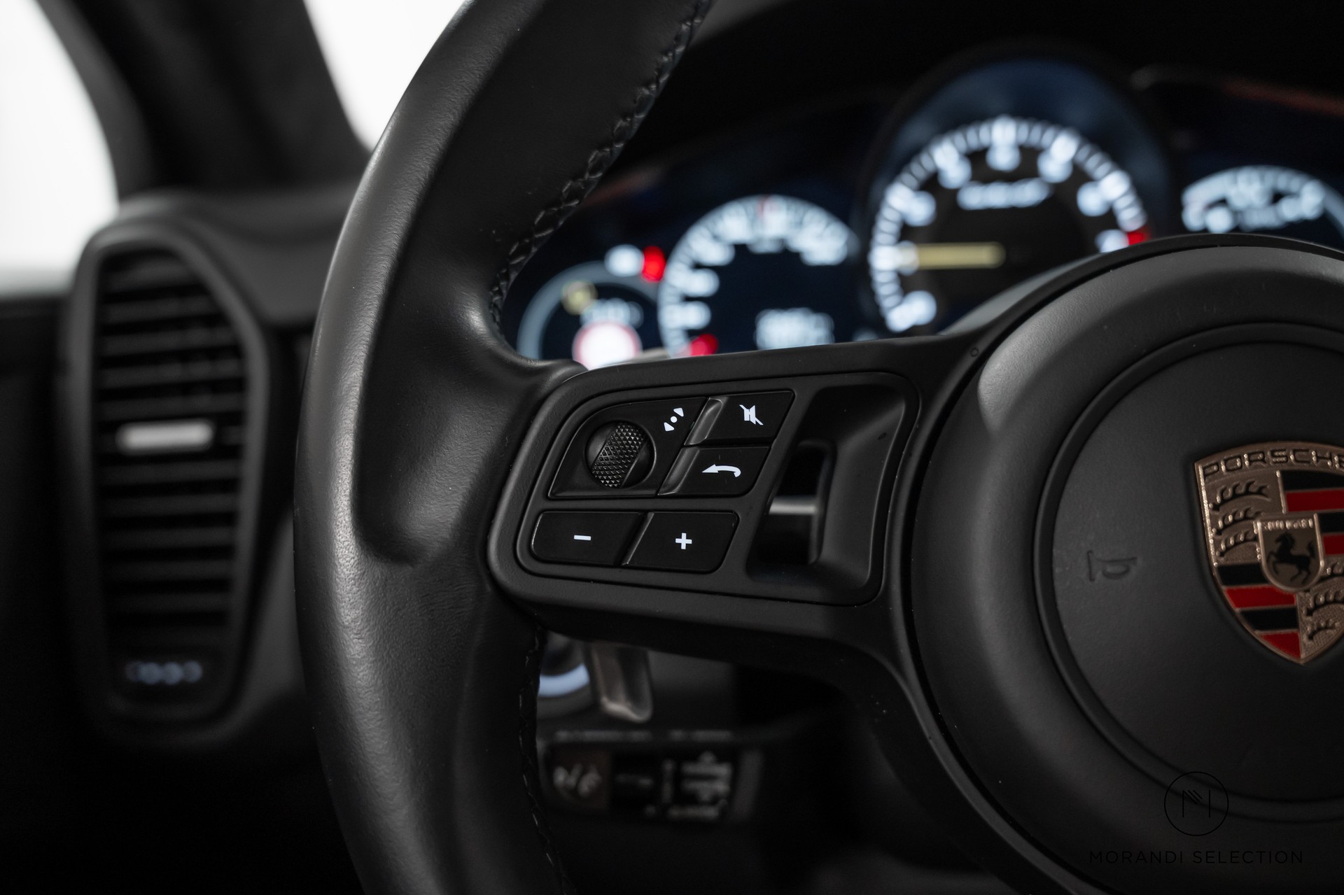 PORSCHE Cayenne Coupé 4.0 V8 Turbo GT-image-27