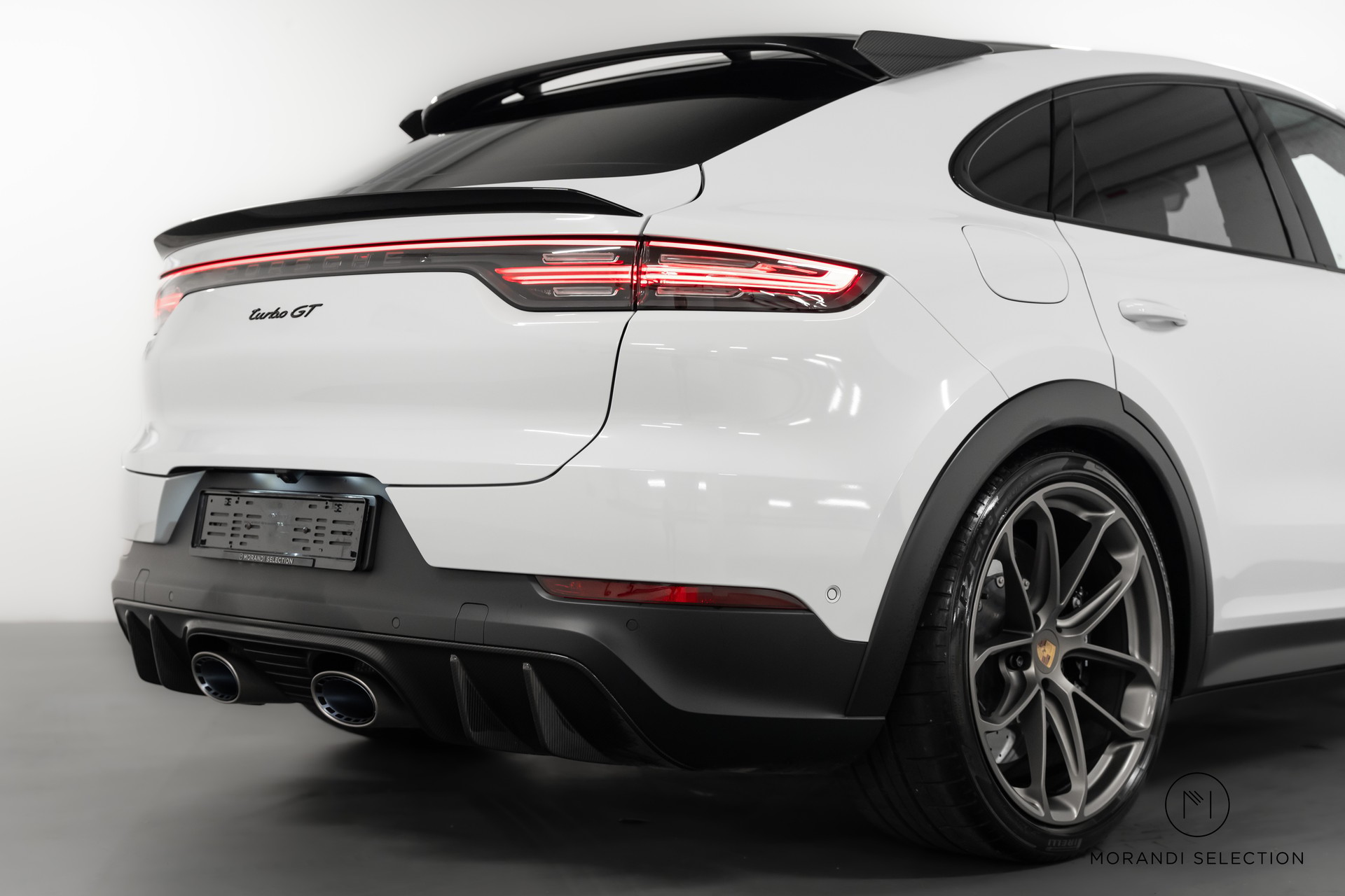 PORSCHE Cayenne Coupé 4.0 V8 Turbo GT-image-4