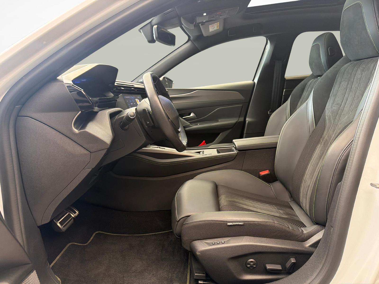PEUGEOT 308 1.6 PHEV 180 GT-image-10