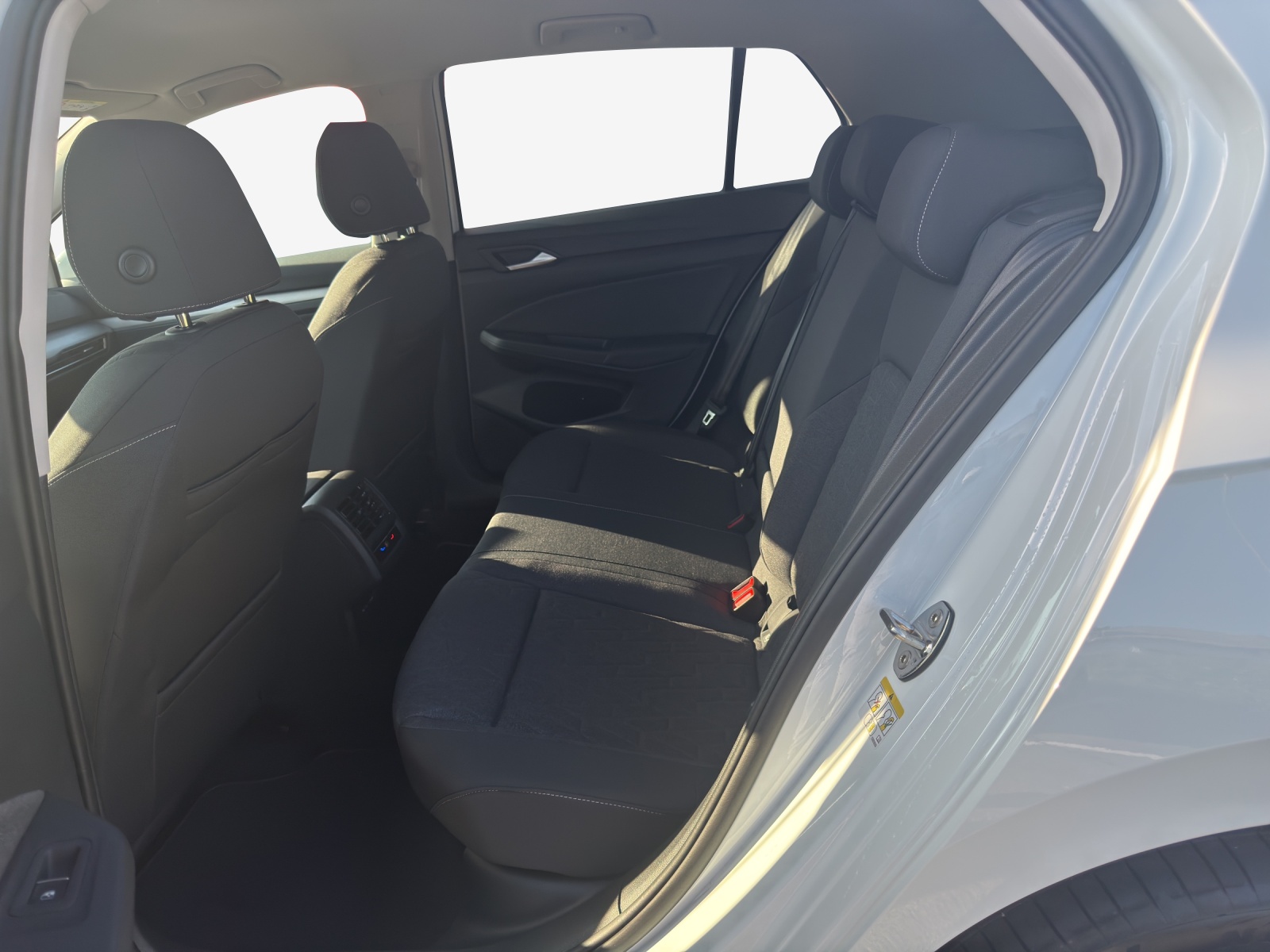 VW Golf 1.5 e TSI mHEV United DSG-image-11
