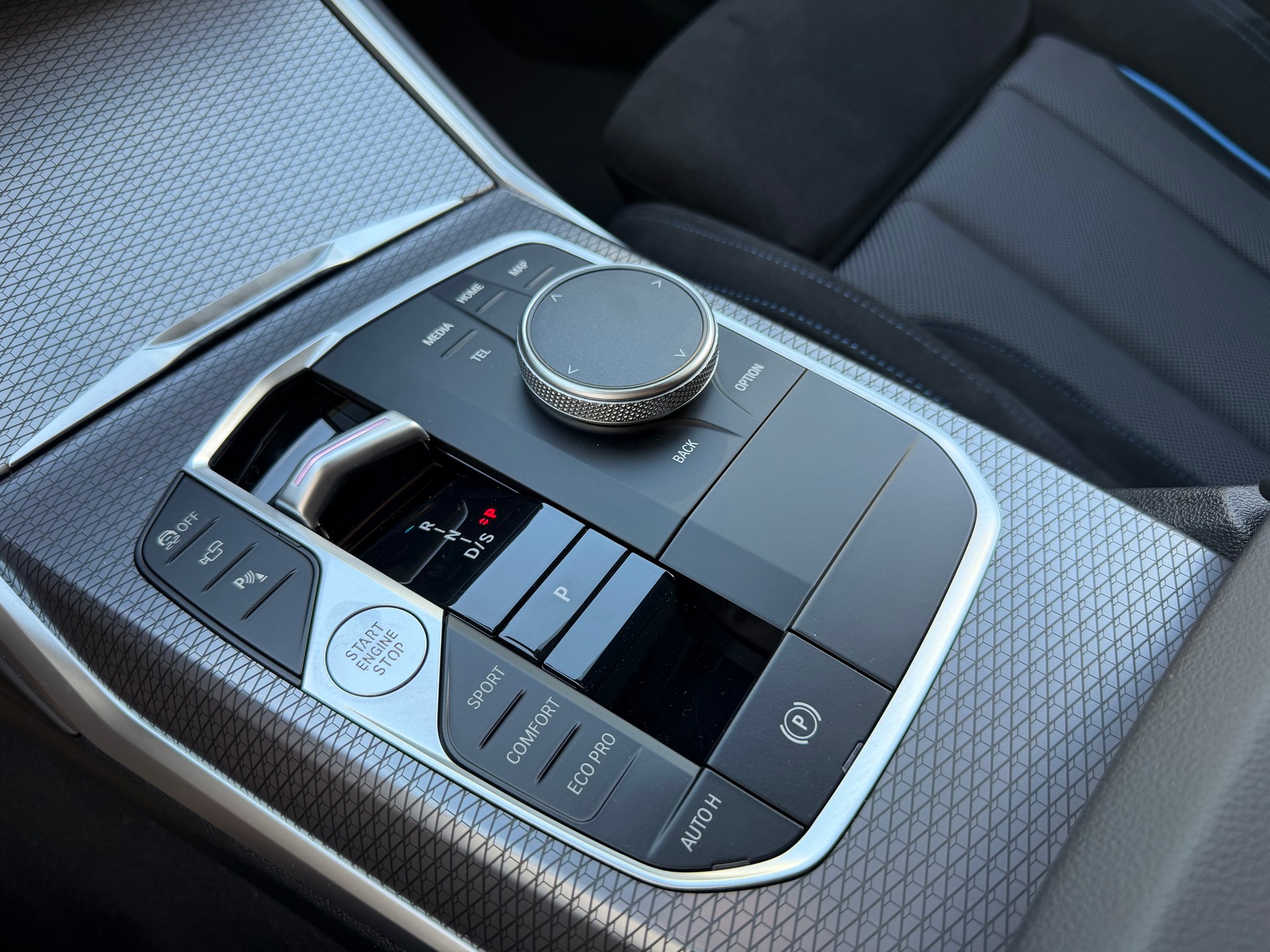BMW 320d xDrive 48V Touring Steptronic M Sport-image-26