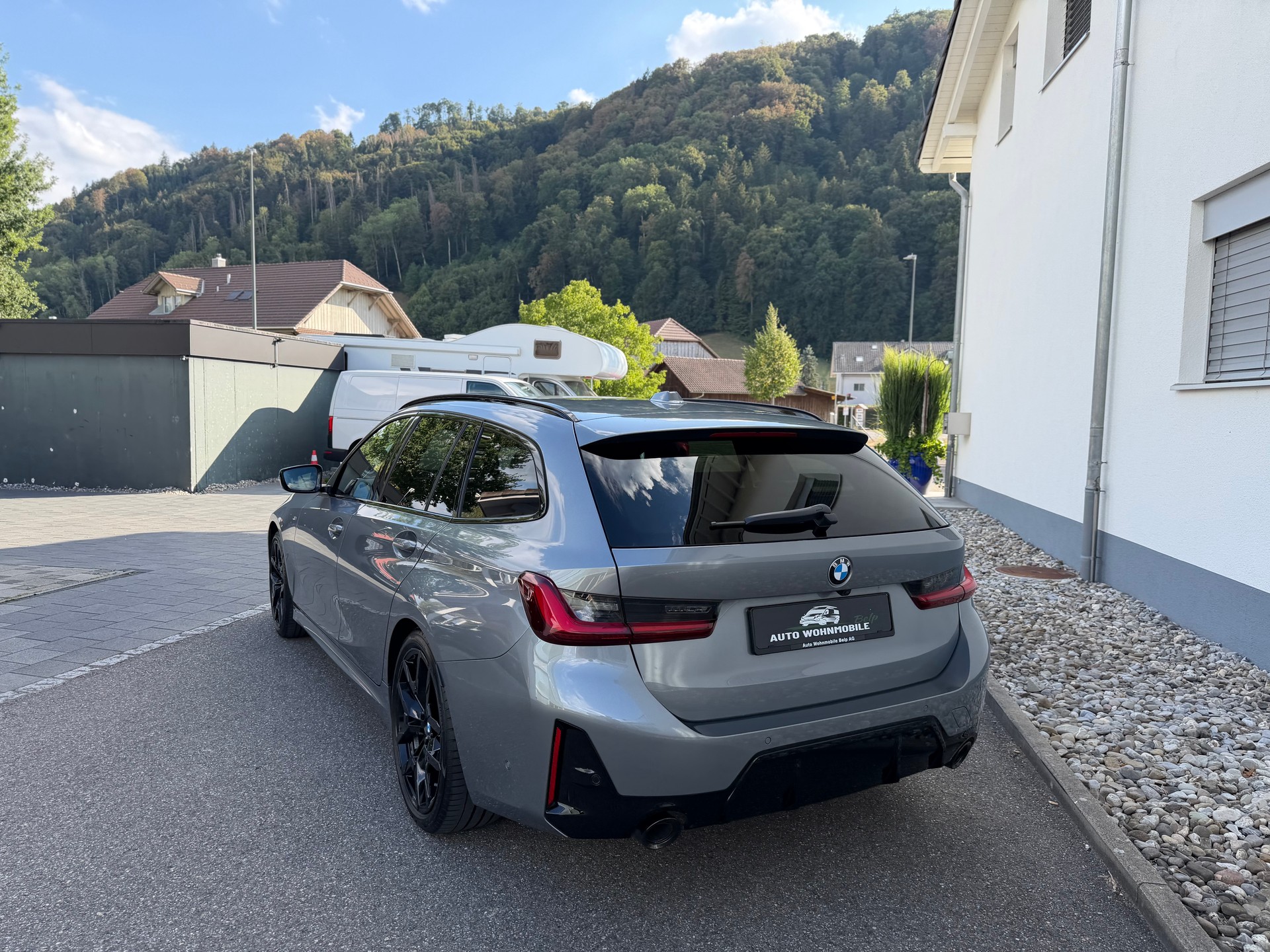 BMW 320d xDrive 48V Touring Steptronic M Sport-image-14