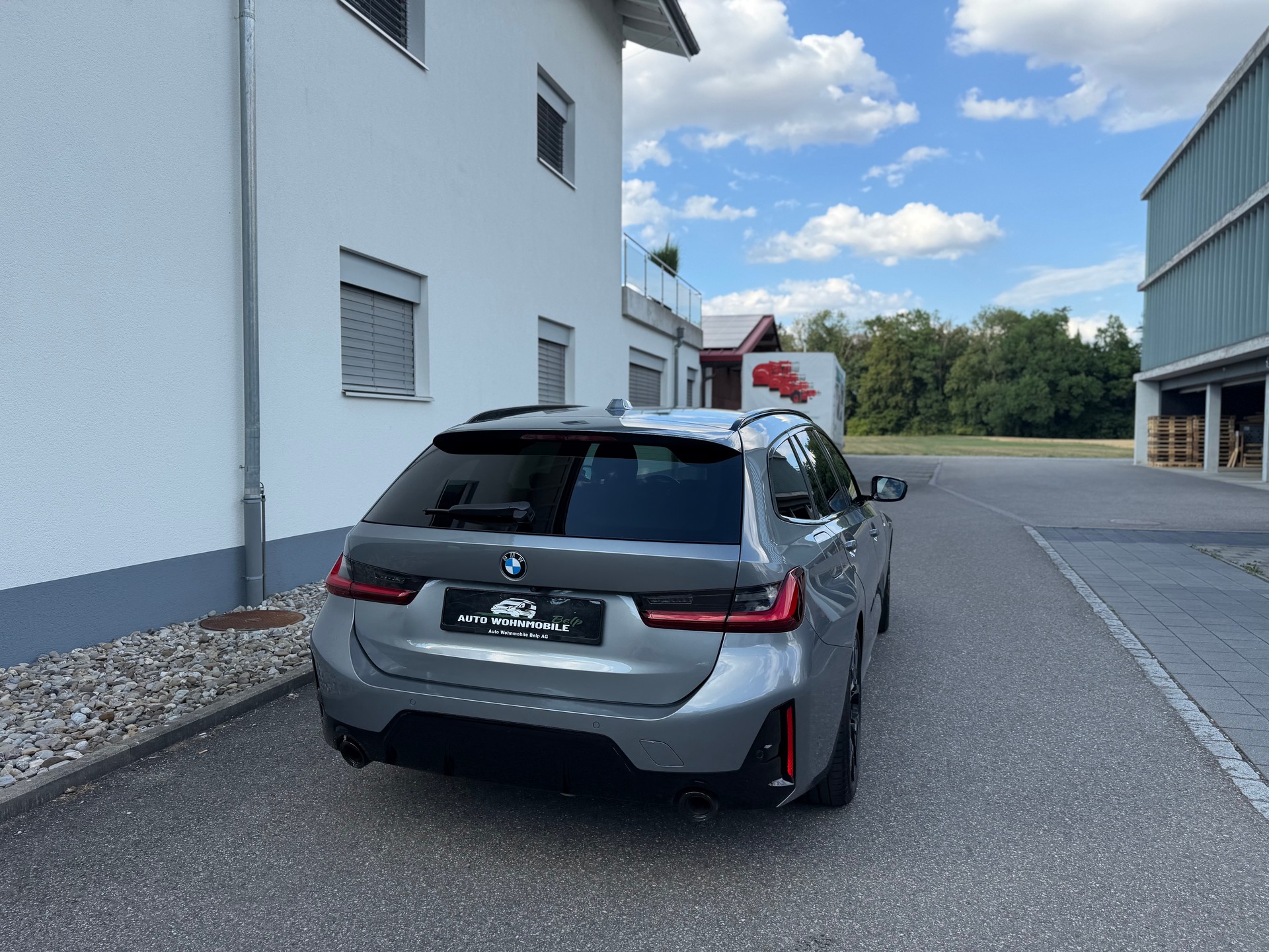 BMW 320d xDrive 48V Touring Steptronic M Sport-image-7