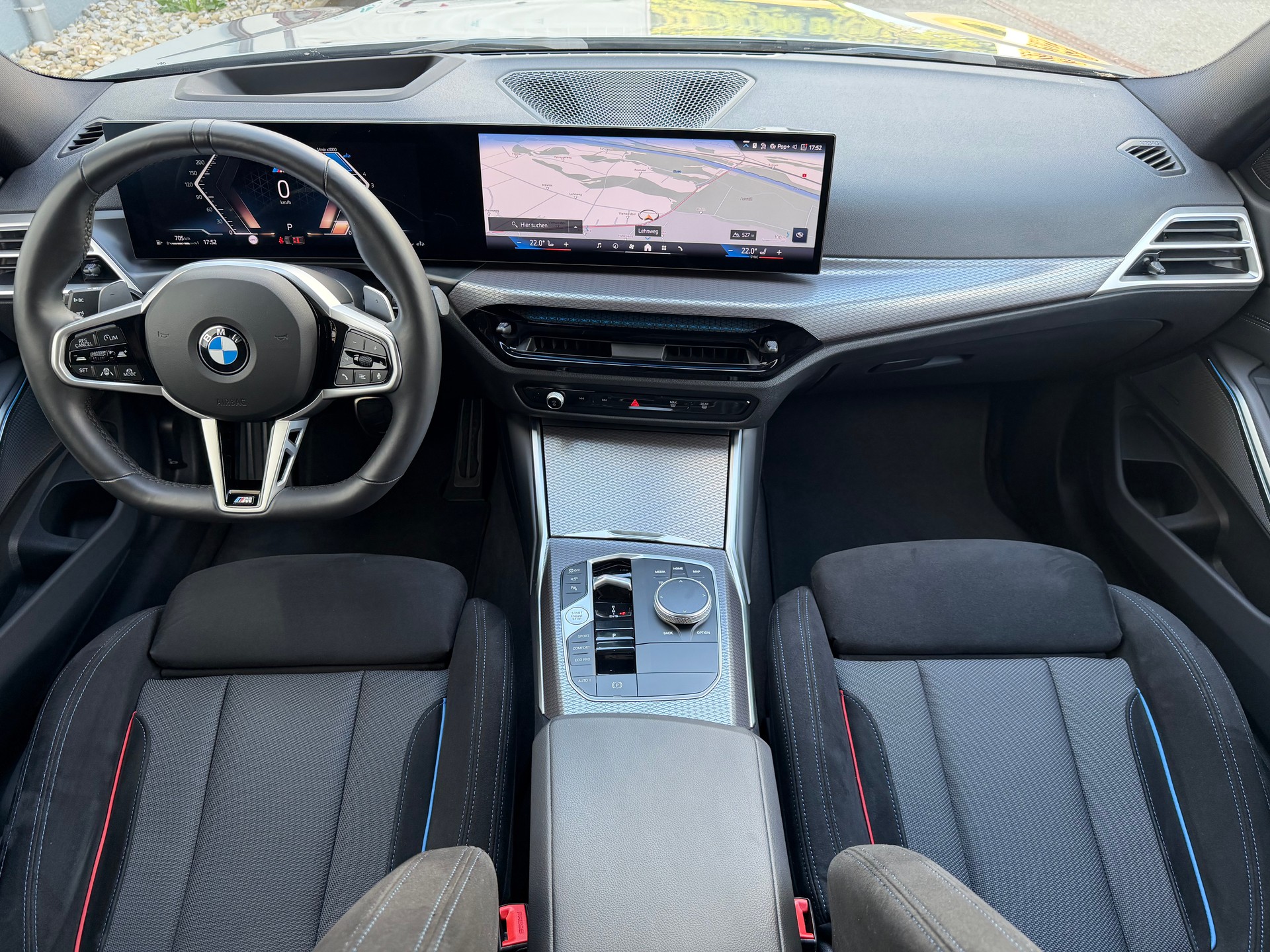 BMW 320d xDrive 48V Touring Steptronic M Sport-image-18