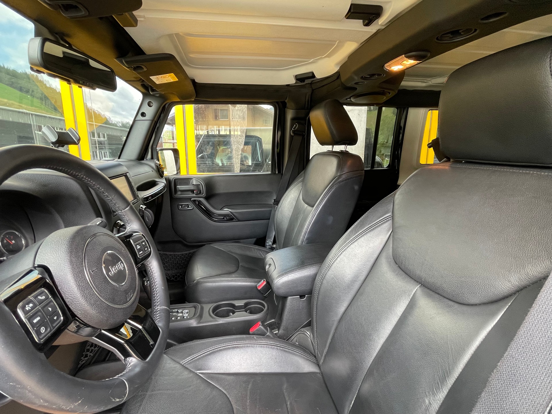 JEEP Wrangler 2.8CRD Unlimited Black Edition II Aut.-image-12