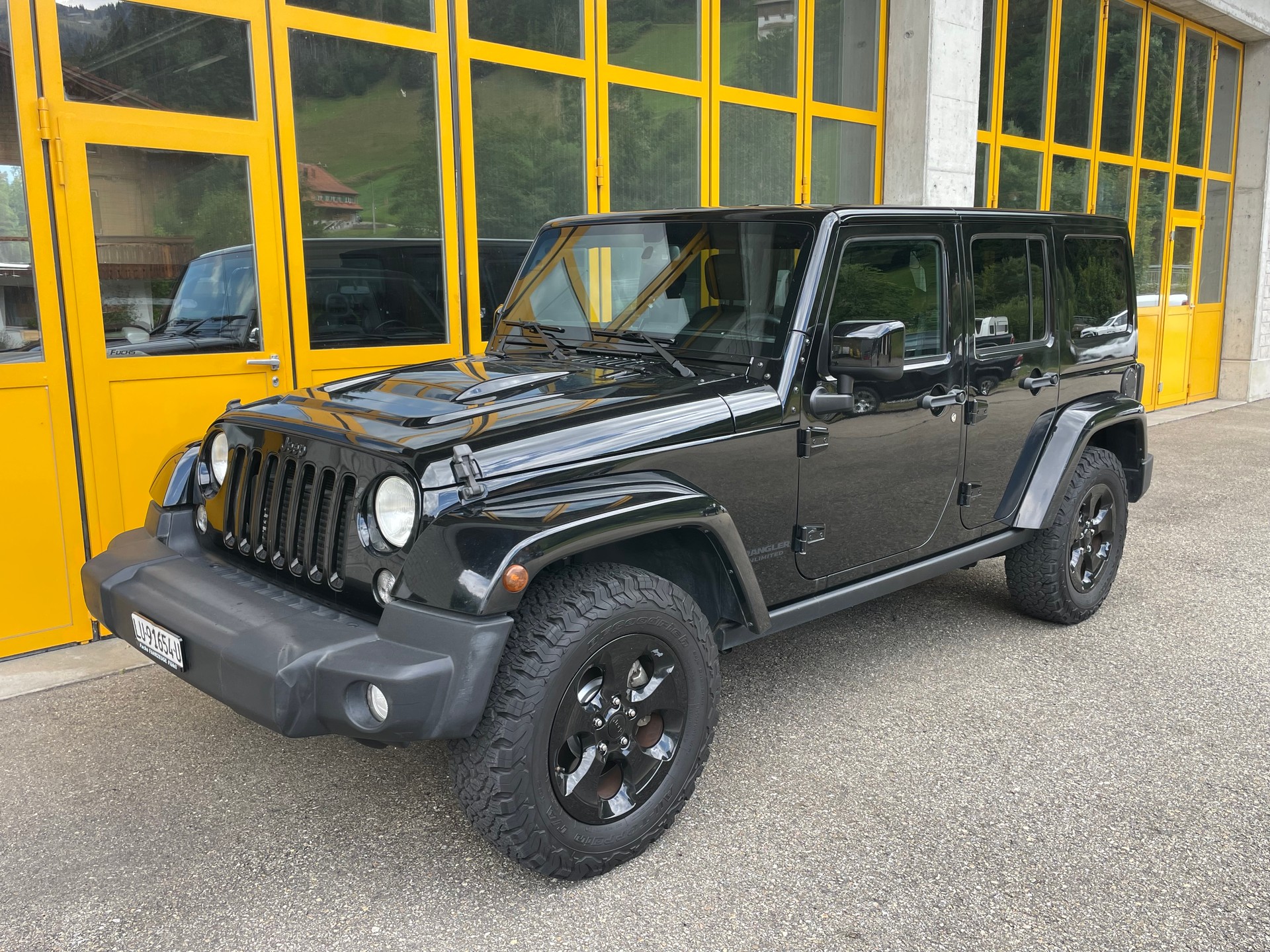 JEEP Wrangler 2.8CRD Unlimited Black Edition II Aut.-image-1