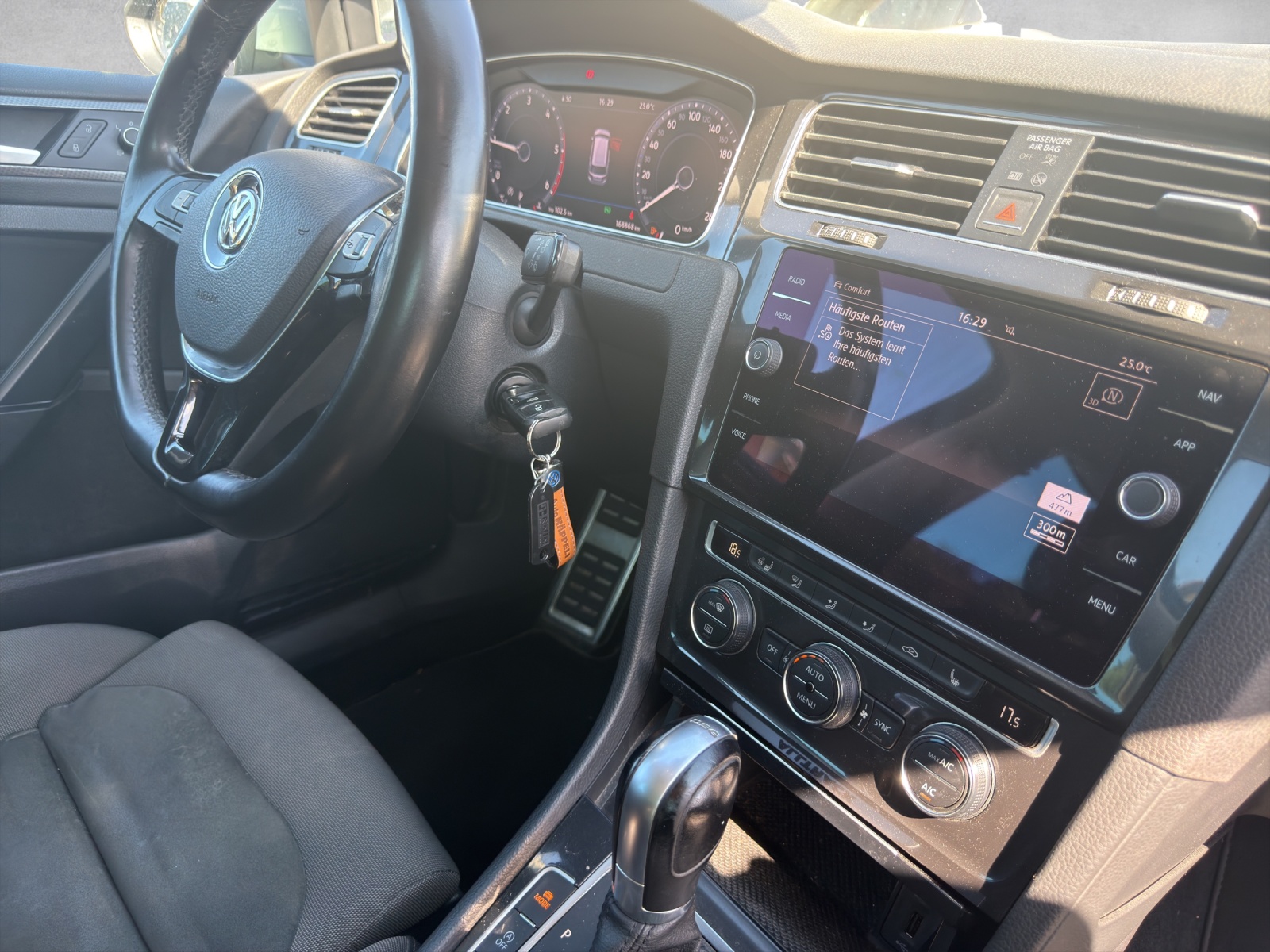 VW Golf 2.0 TDI Alltrack 4Motion DSG-image-10