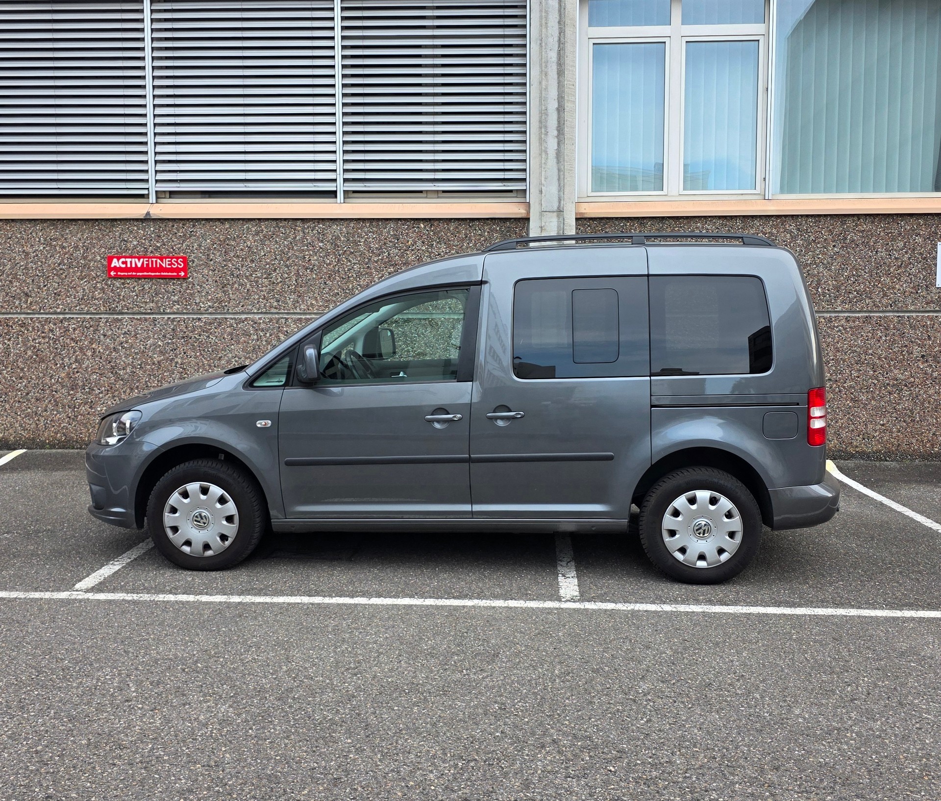 VW Caddy 1.6 TDI CR Highline ADSG-image-4
