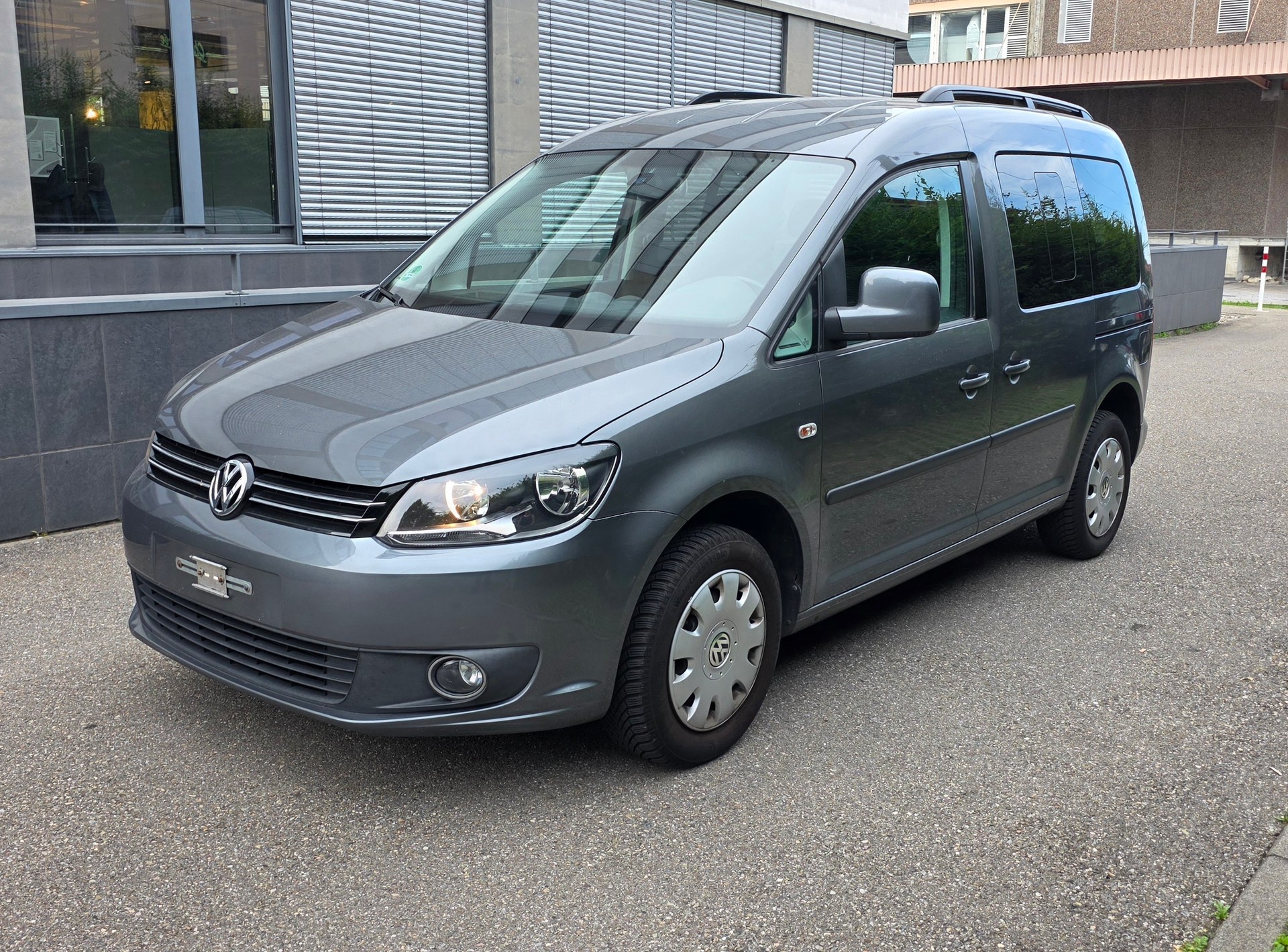 VW Caddy 1.6 TDI CR Highline ADSG-image-0