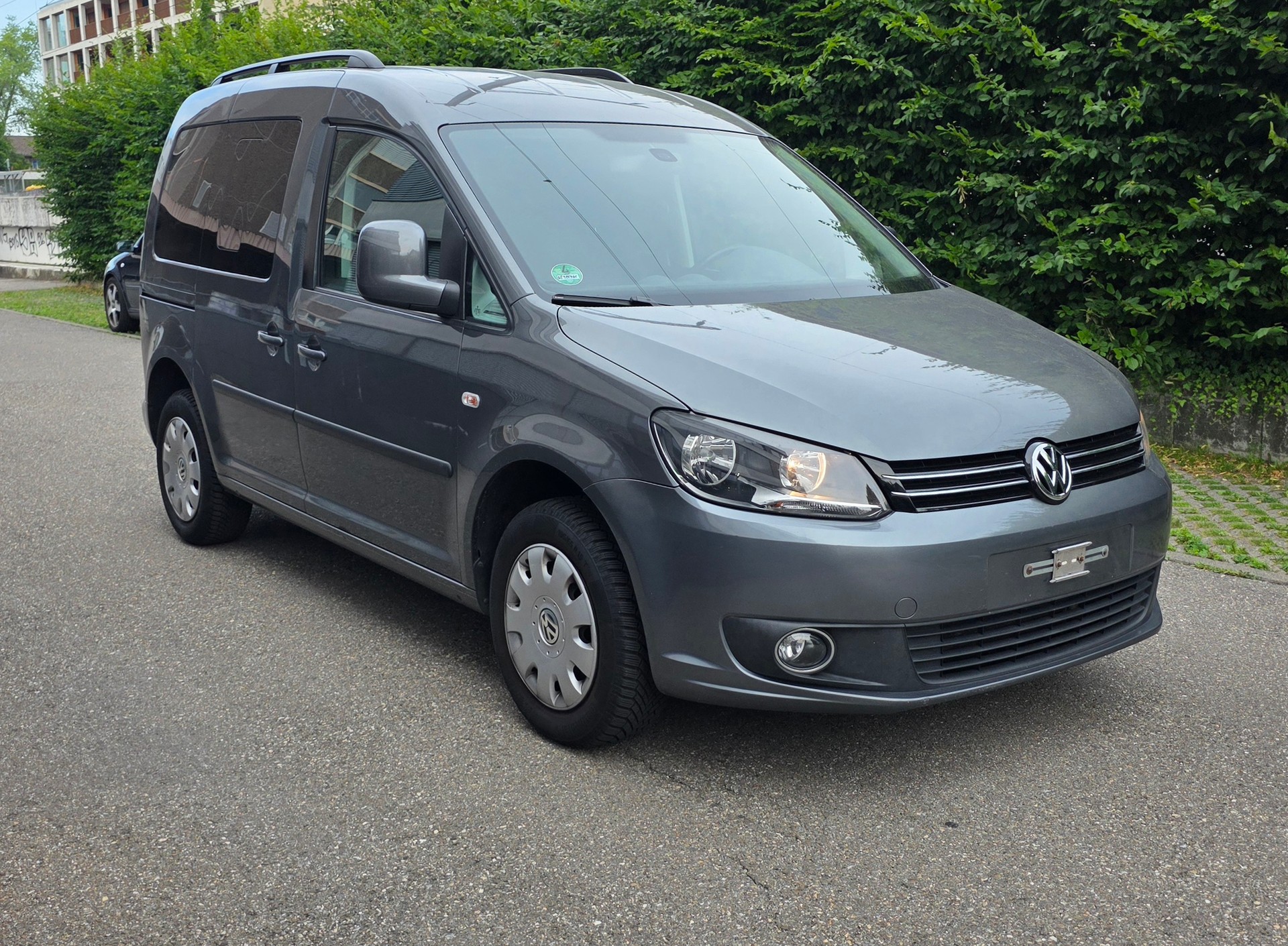 VW Caddy 1.6 TDI CR Highline ADSG-image-1