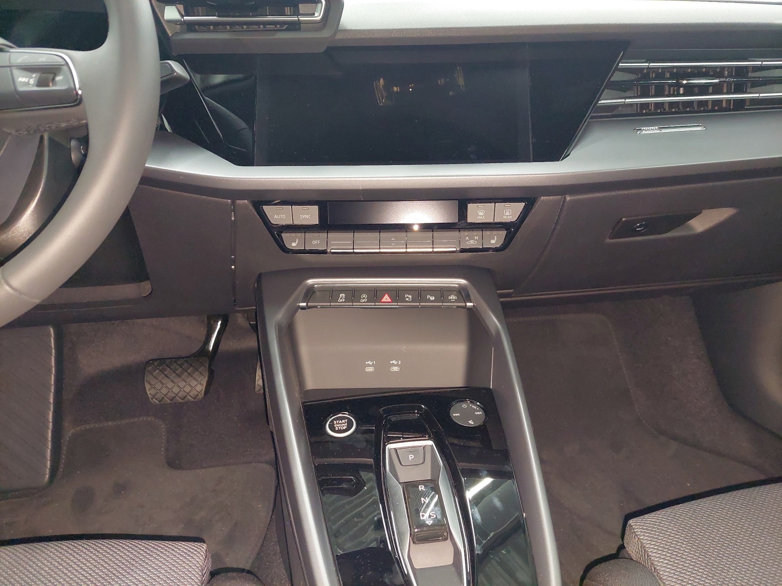 AUDI A3 Sportback TFSI 110 kW S line Attraction S tronic-image-10