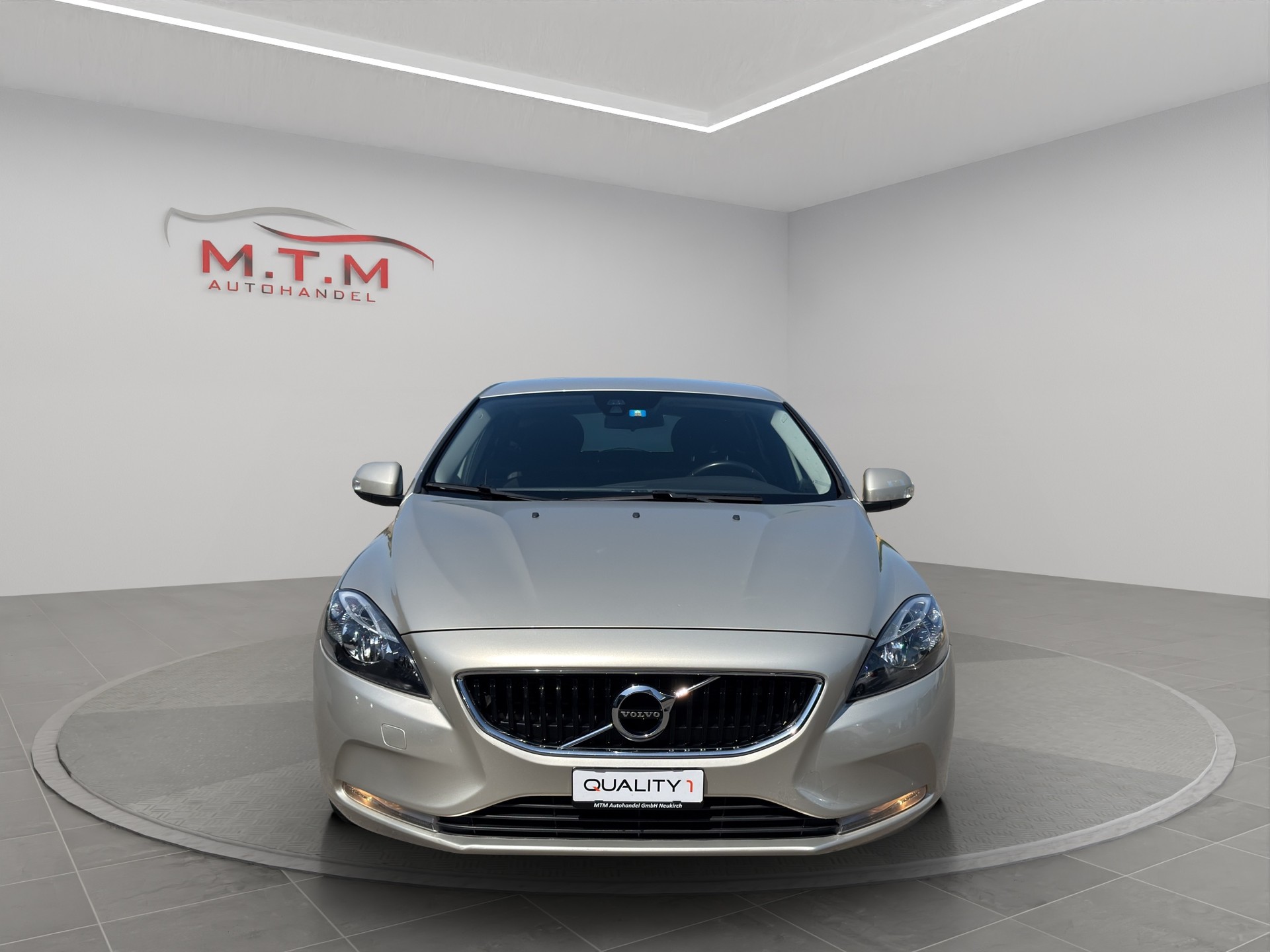 VOLVO V40 D2 Kinetic Geartronic-showroom-element-2
