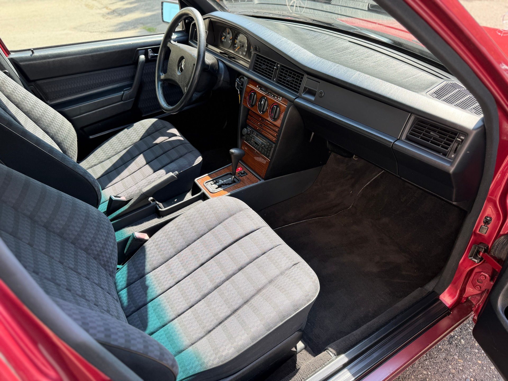 MERCEDES-BENZ 190 E 2.3 *auf Wunsch Veteran*-image-12