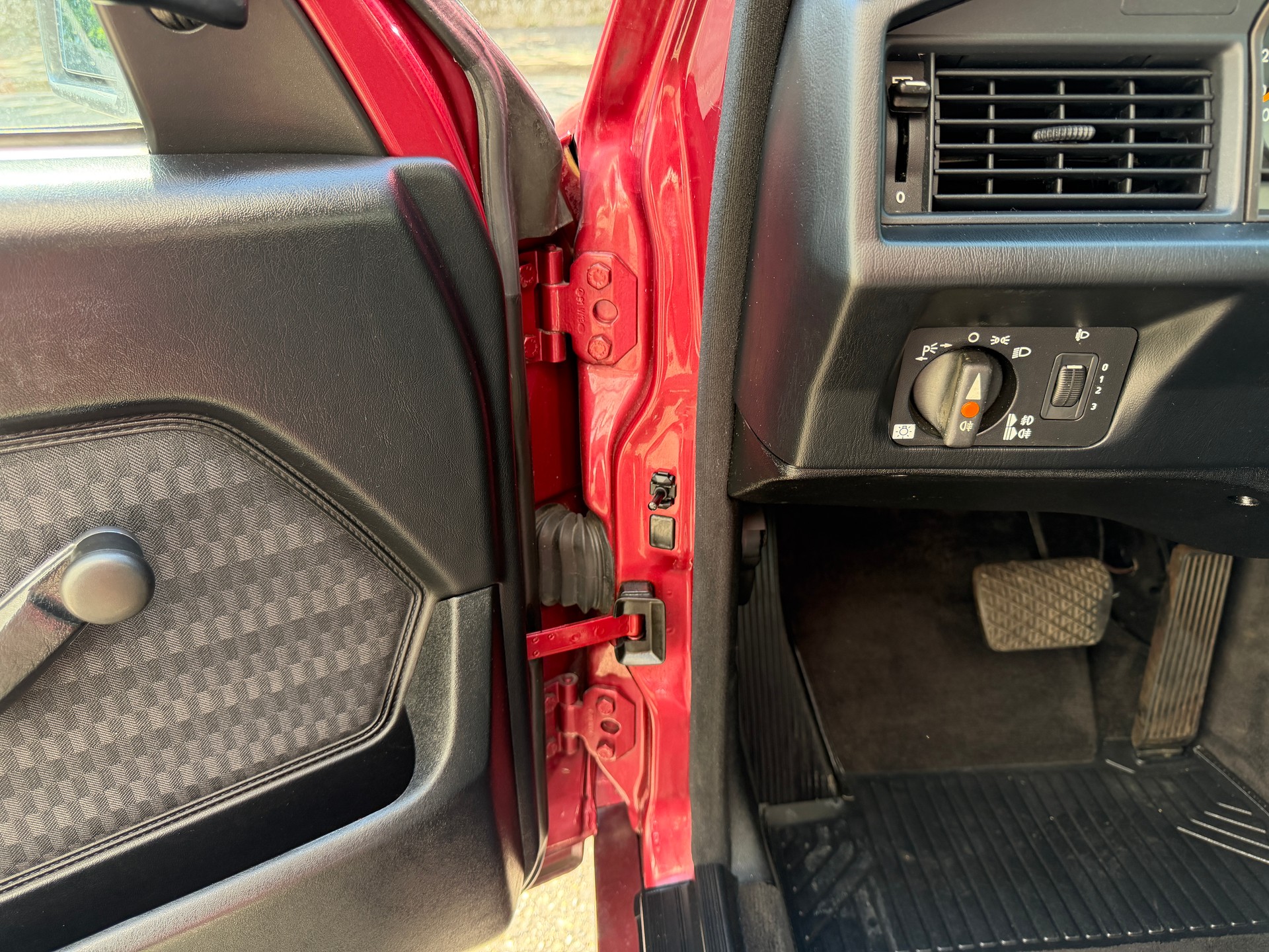 MERCEDES-BENZ 190 E 2.3 *auf Wunsch Veteran*-image-9