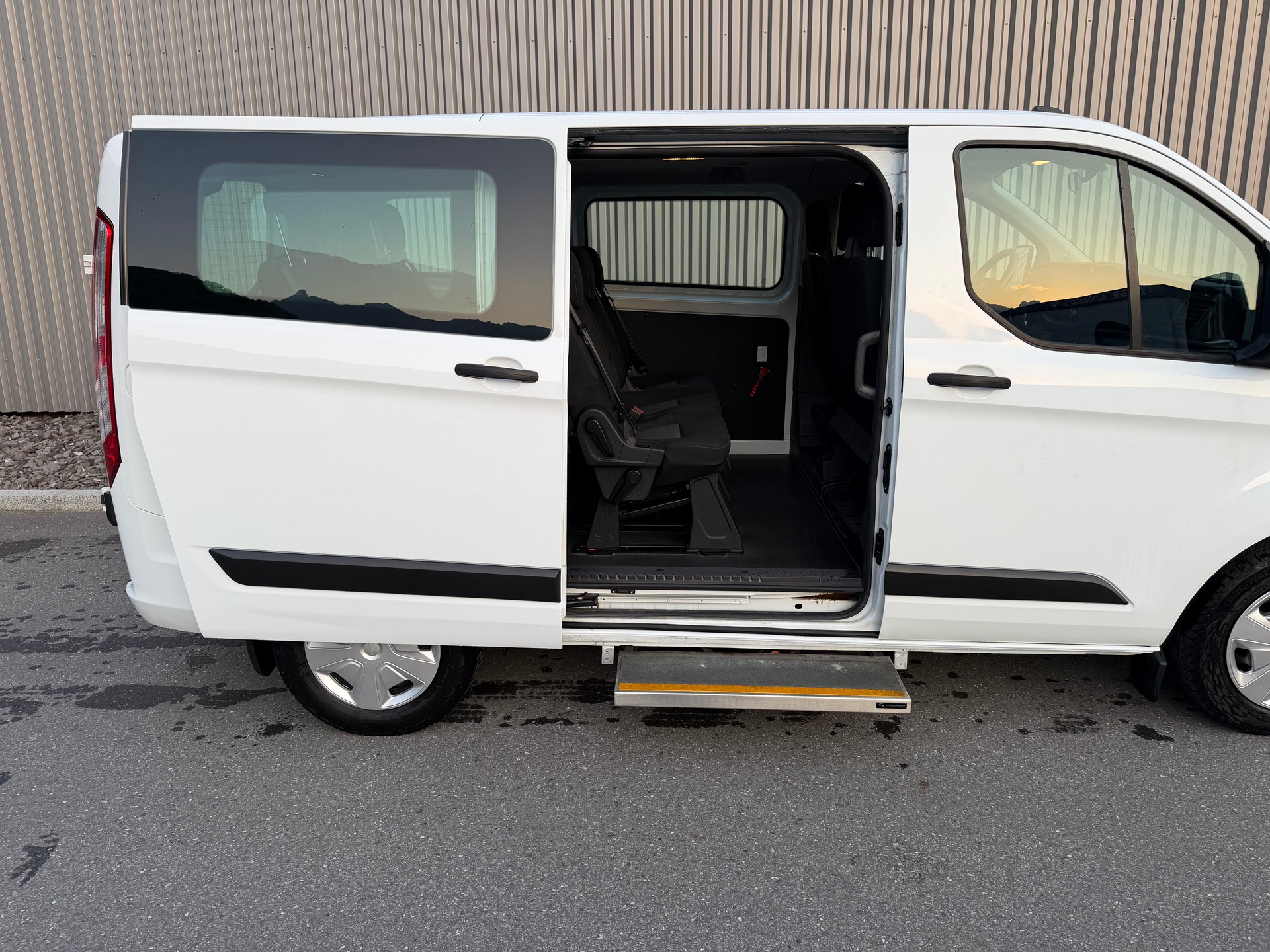 FORD Transit Custom 320 L1H1 Ambiente TACHYGRAPHE —- 9. PLACES-image-12