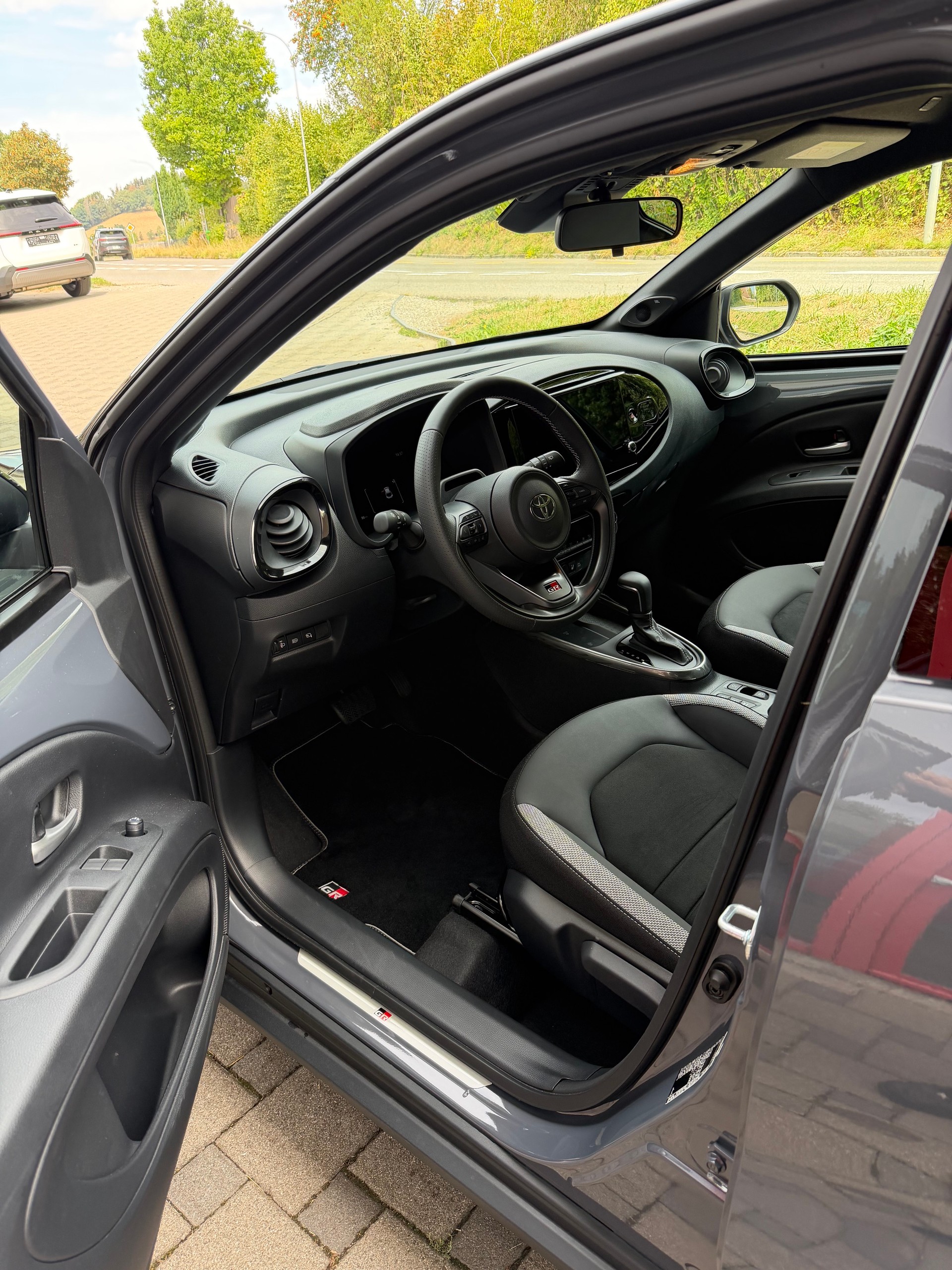 TOYOTA Aygo X 1.5 GR Sport e-CVT-image-4