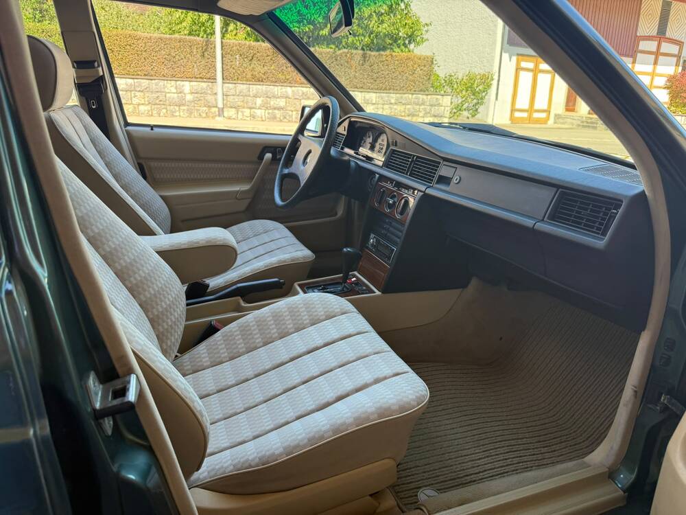MERCEDES-BENZ 190 E 2.3-image-5