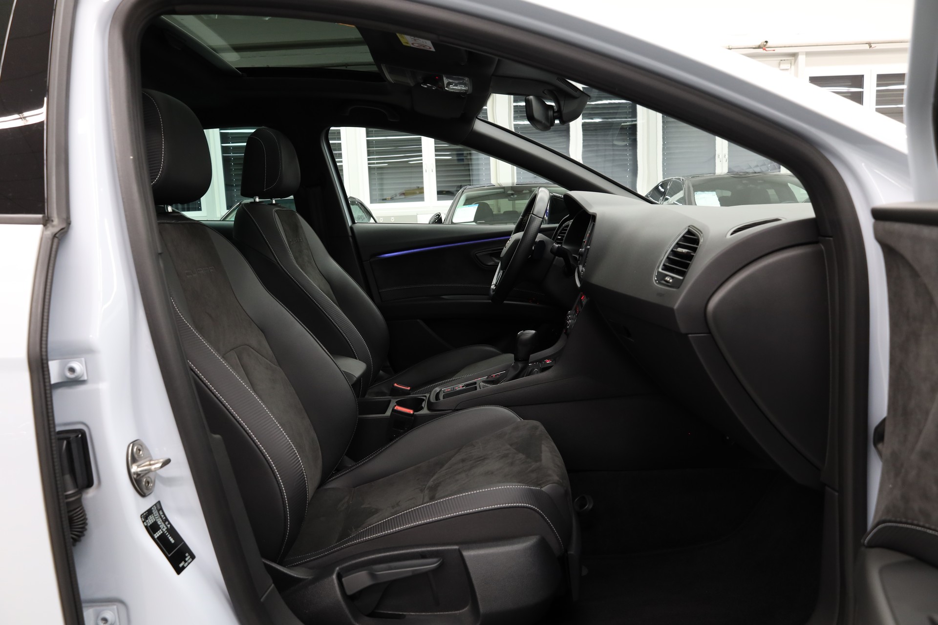 SEAT Leon 2.0 TSI 290 Cupra DSG-image-13